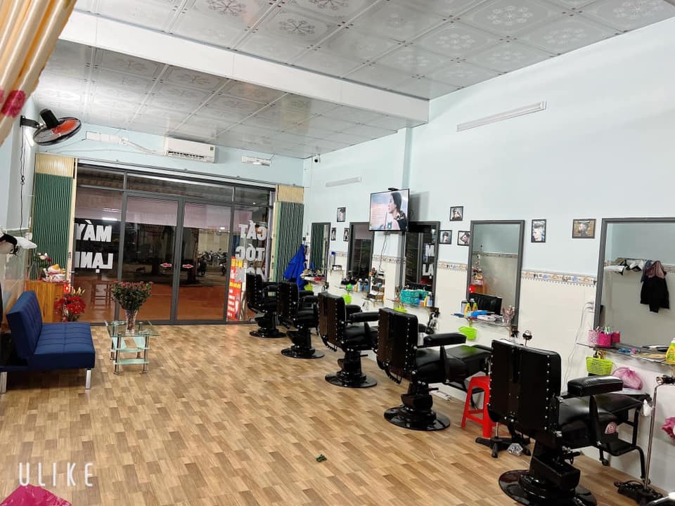 Cần Sang Gấp Lại Tiệm Tóc Nam