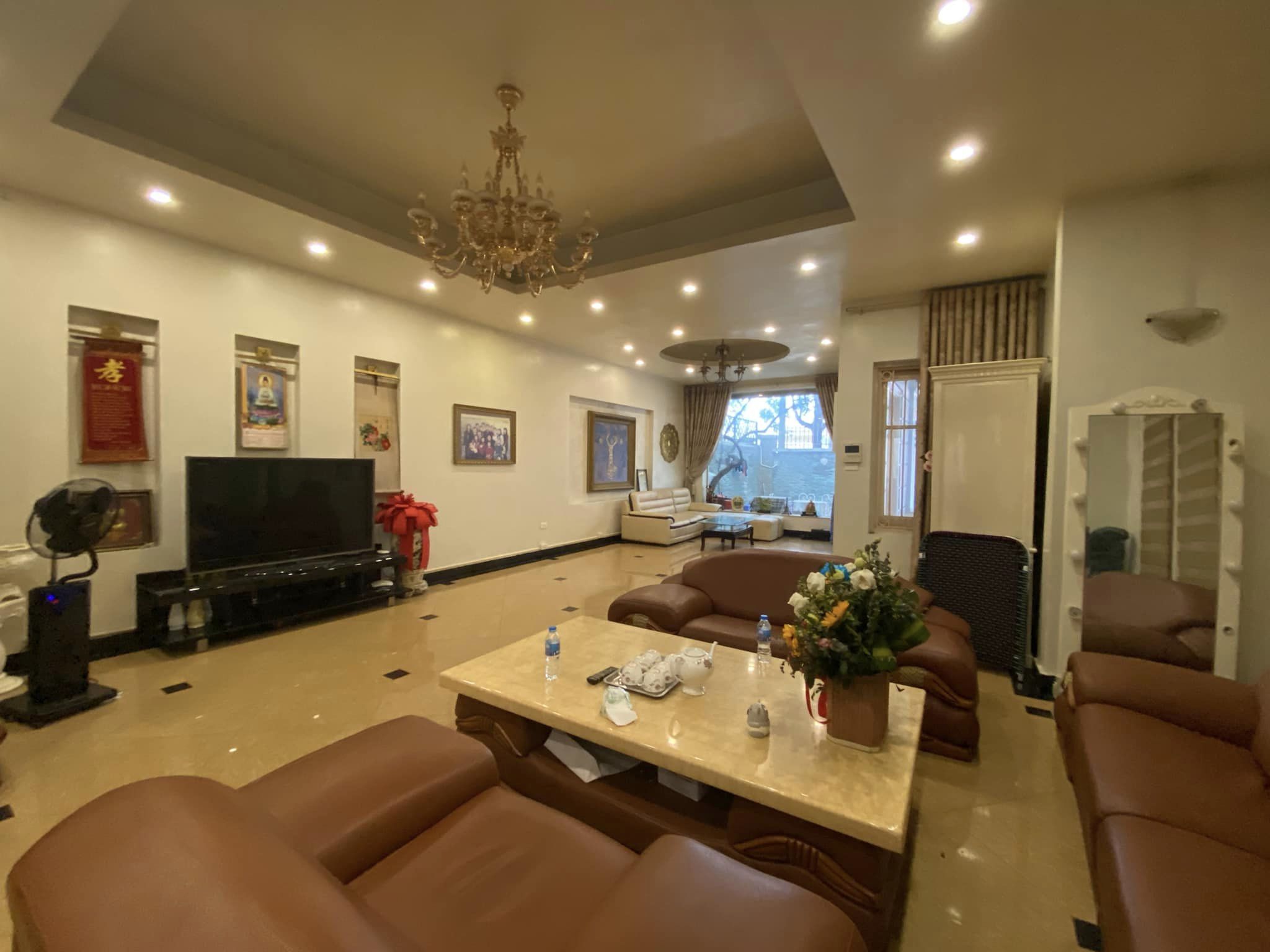 Biệt Thự Sân Vườn Làng Quốc Tế Thăng long – 3 Thoáng -Kinh Doanh 200M2 56 Tỷ