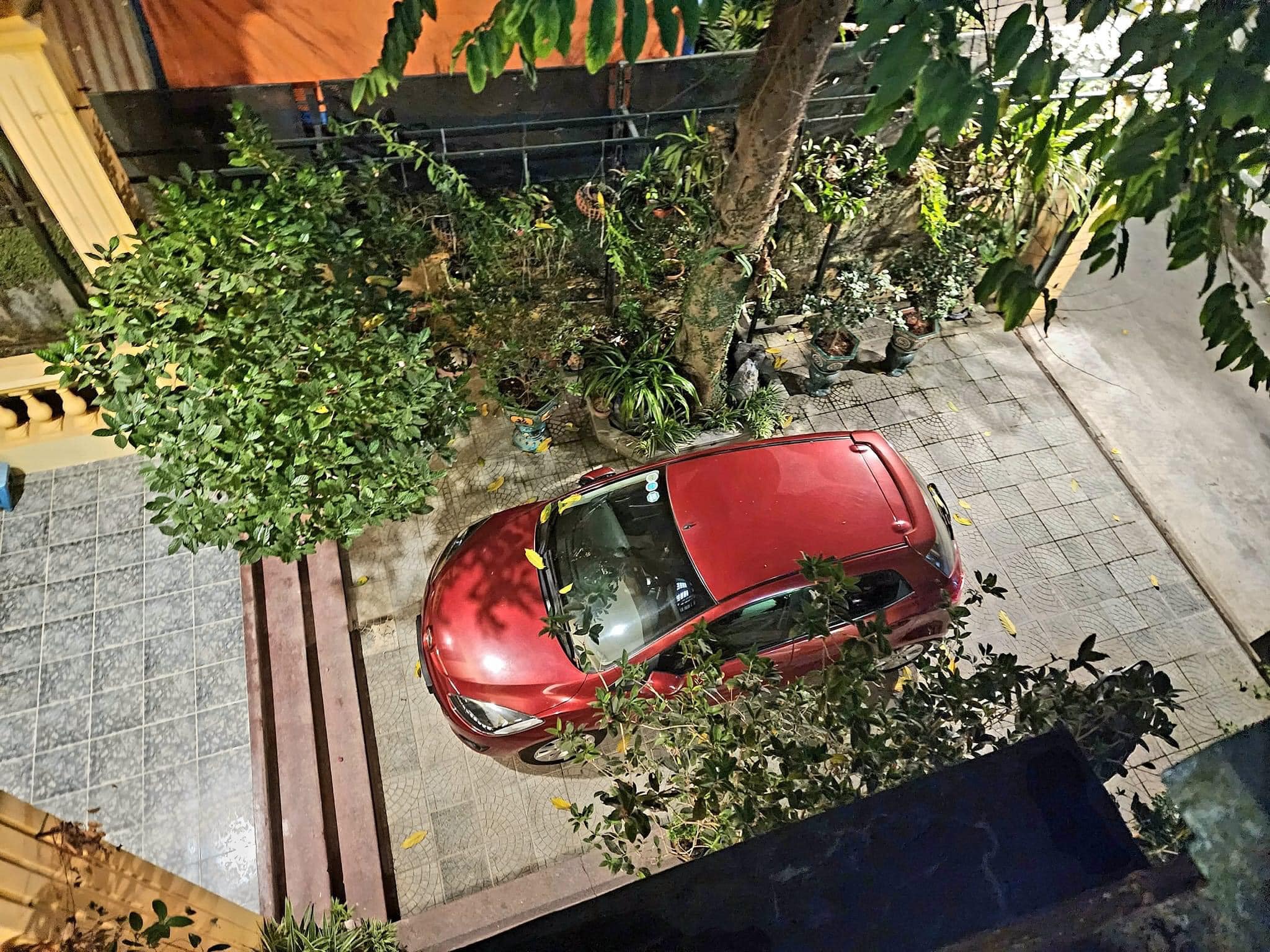 BIỆT THỰ SÂN VƯỜN, LẠC LONG QUÂN, TÂY HỒ: 260M X4T, MT 12M, GIÁ 26TỶ.