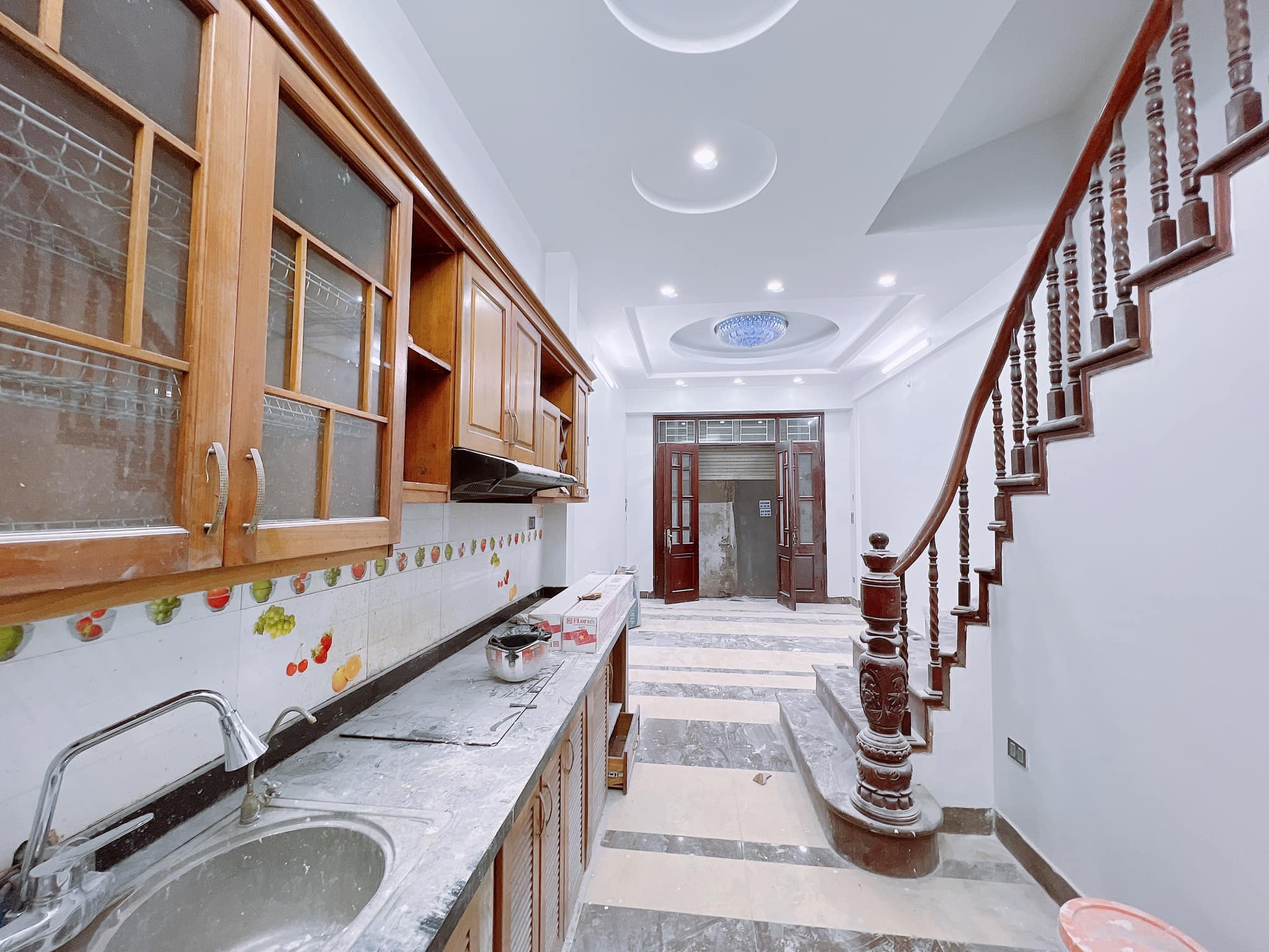 BÁN NHÀ HOÀNG QUỐC VIỆT 5.25 TỶ 33M2 6T MT 3.5M- OTO TRÁNH- NGÕ THÔNG – DÂN TRÍ CAO – AN NINH ĐẢM BẢO