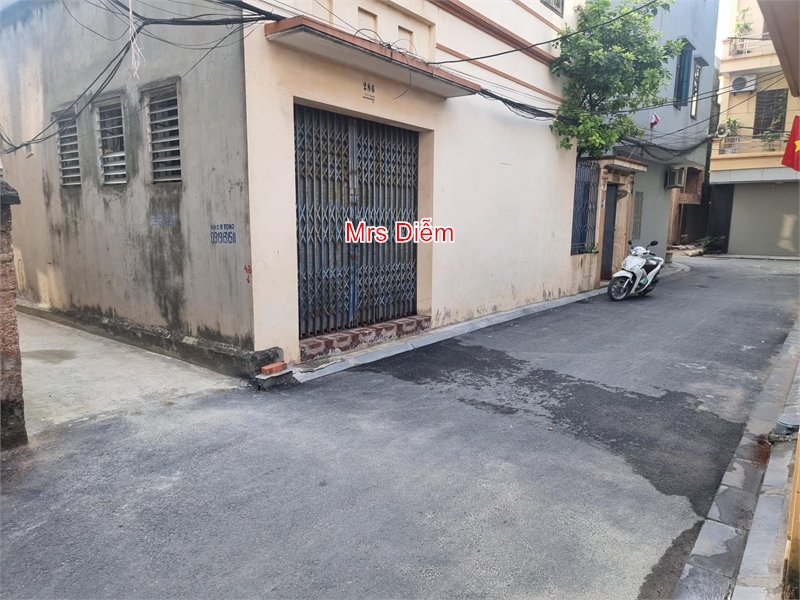 Bán đất tặng nhà 2 tầng ngay tại thị trấn Đông Anh. Nhỉnh 1.7 tỷ, ô tô chạy vòng quanh.