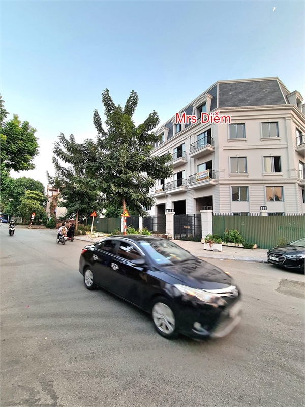 Nhỉnh 2 tỷ, Mrs Diễm cần bán 74m đất mặt tiền 5.5m ngay tại tổ 24 thị trấn Đông Anh