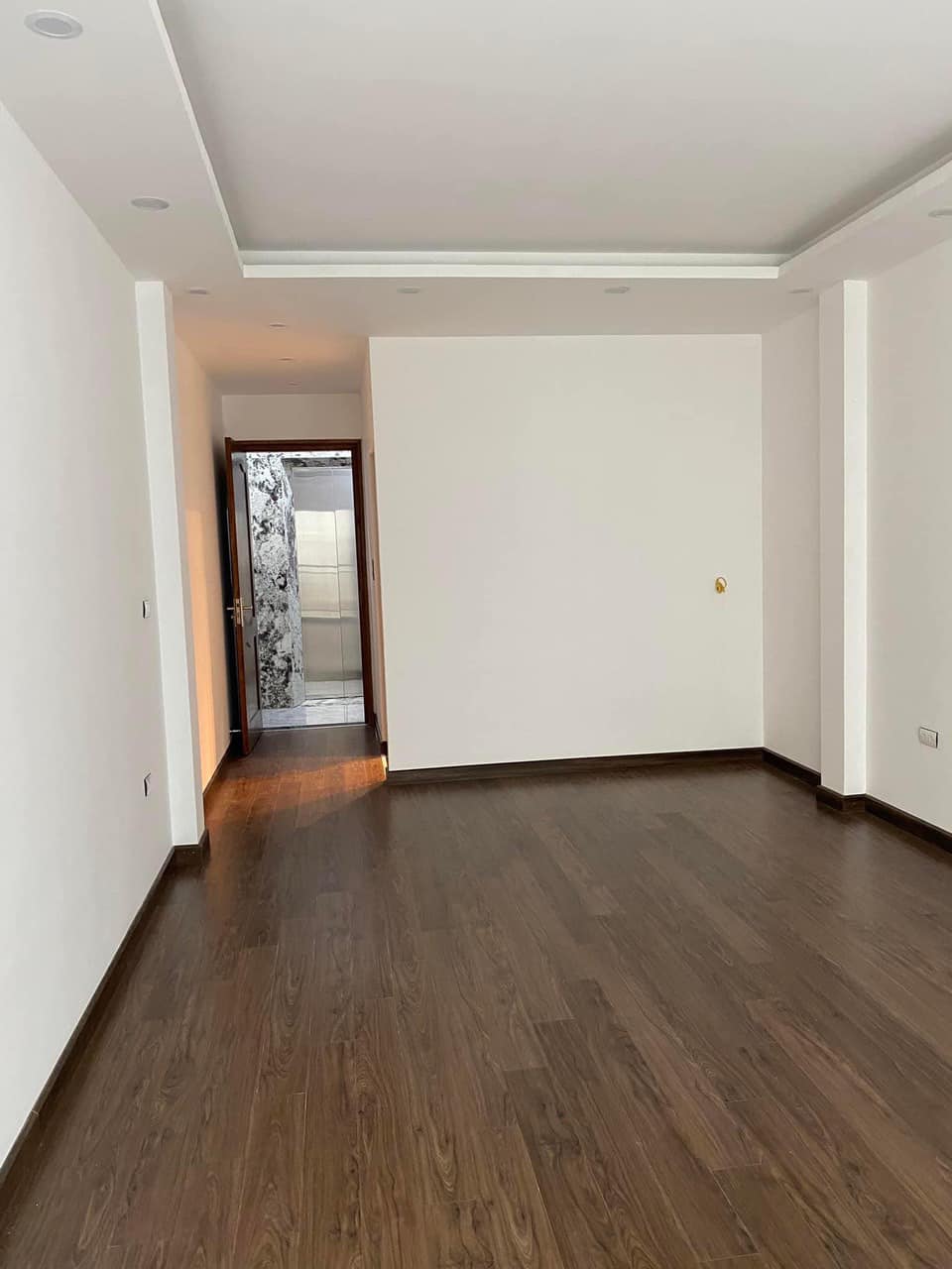 BÁN NHÀ VÕNG THỊ 6.7 TỶ 35M2 7T MT 5.5M- NGÕ THÔNG - BA BƯỚC RA HỒ TÂY - KINH DOANH ĐỈNH