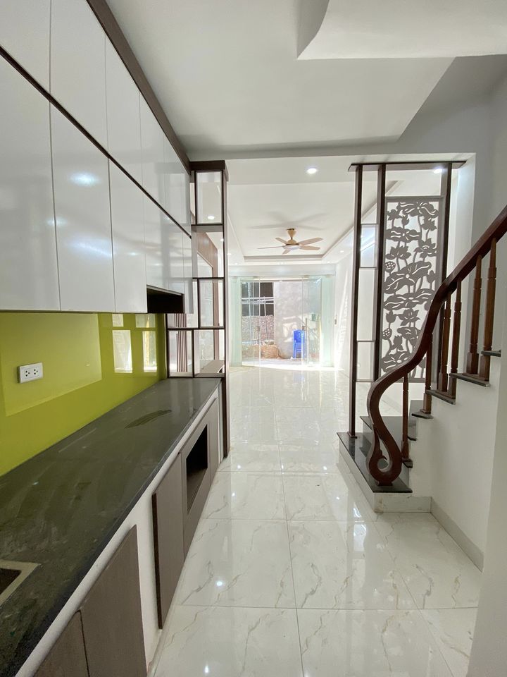 3.7 TỶ - 5 TẦNG - CỰC HIẾM - Ô TÔ CÁCH 5M - GẦN PHỐ - NHÀ MỚI ĐÓN TẾT