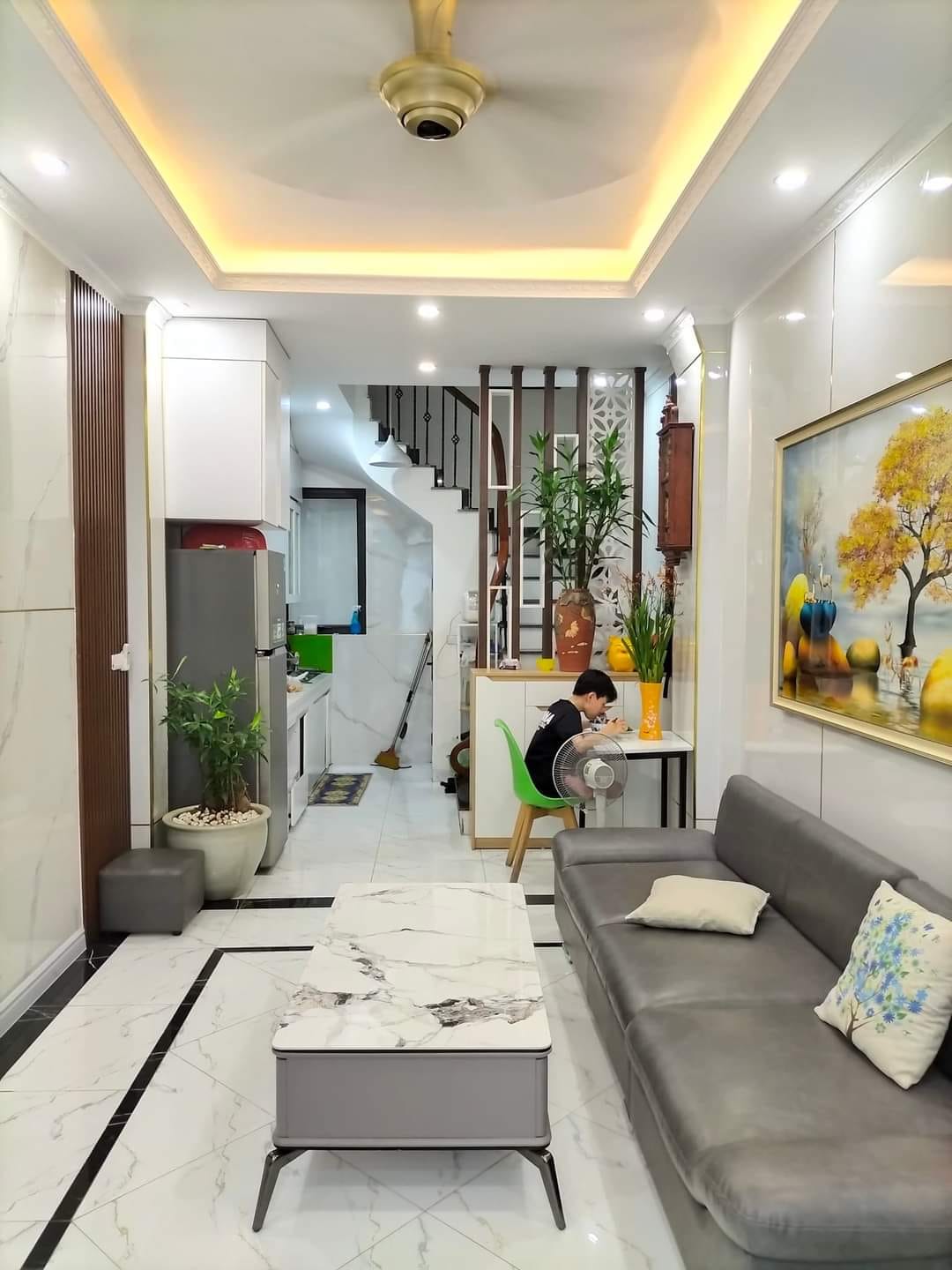 Bán nhà đường Láng - Đống Đa, mặt tiền khủng, chắc chắn, nhà mới dt 35m, 3,5 tỷ