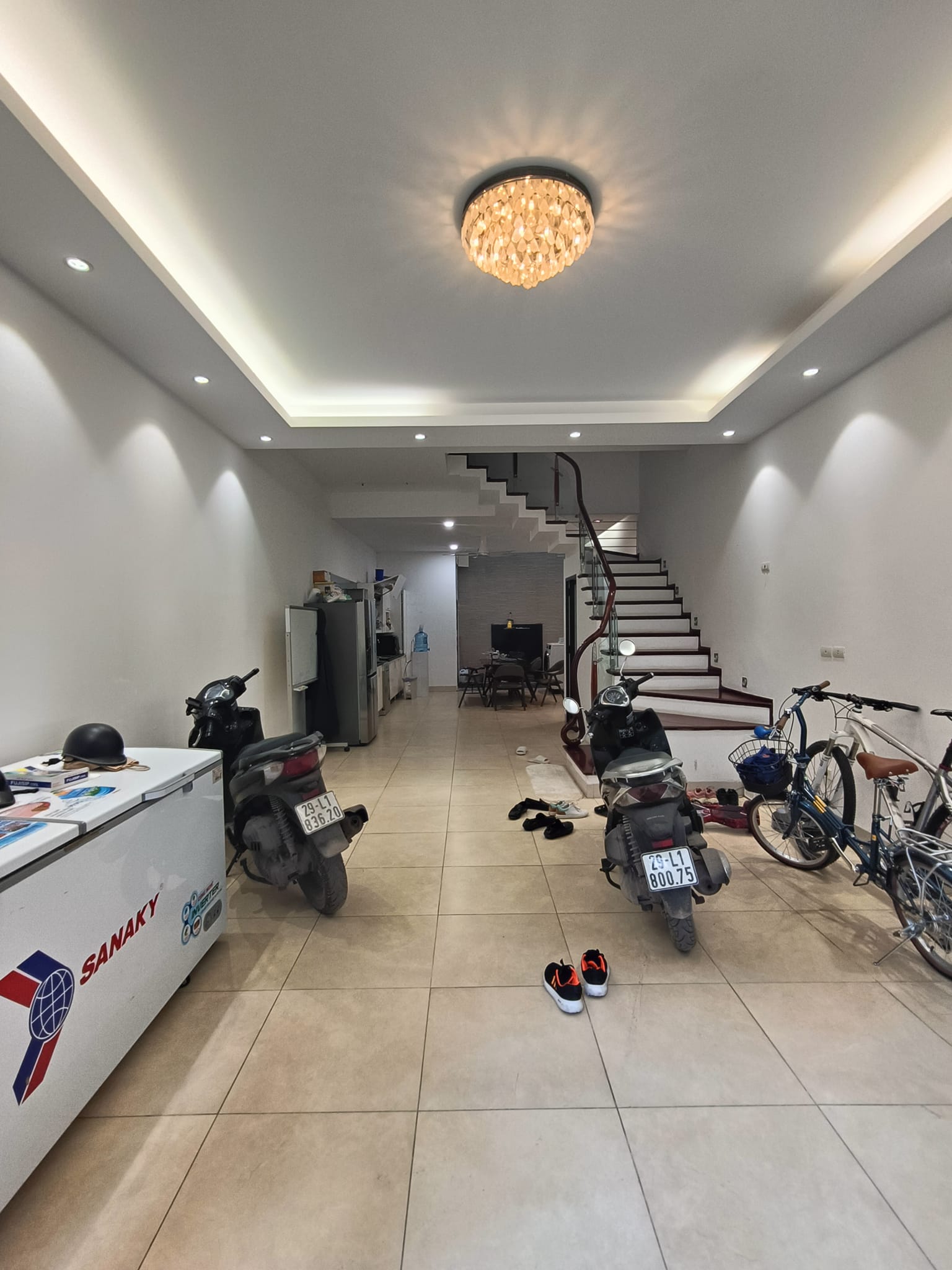 Bán nhà Âu Cơ 78m2x4T, MT 6m, mặt ngõ thông rộng, sát phố, thoáng sáng ở ngay, 10.5 tỷ