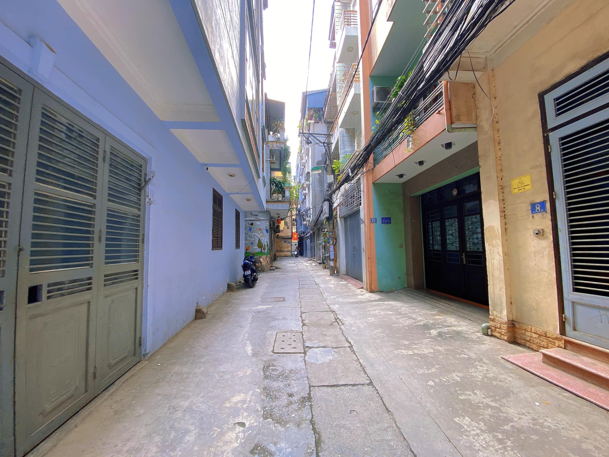 BÁN NHÀ QUAN HOA 68M 13,6 TỶ 10 P NGỦ ĐƯỜNG RỘNG Ô TÔ TRÁNH