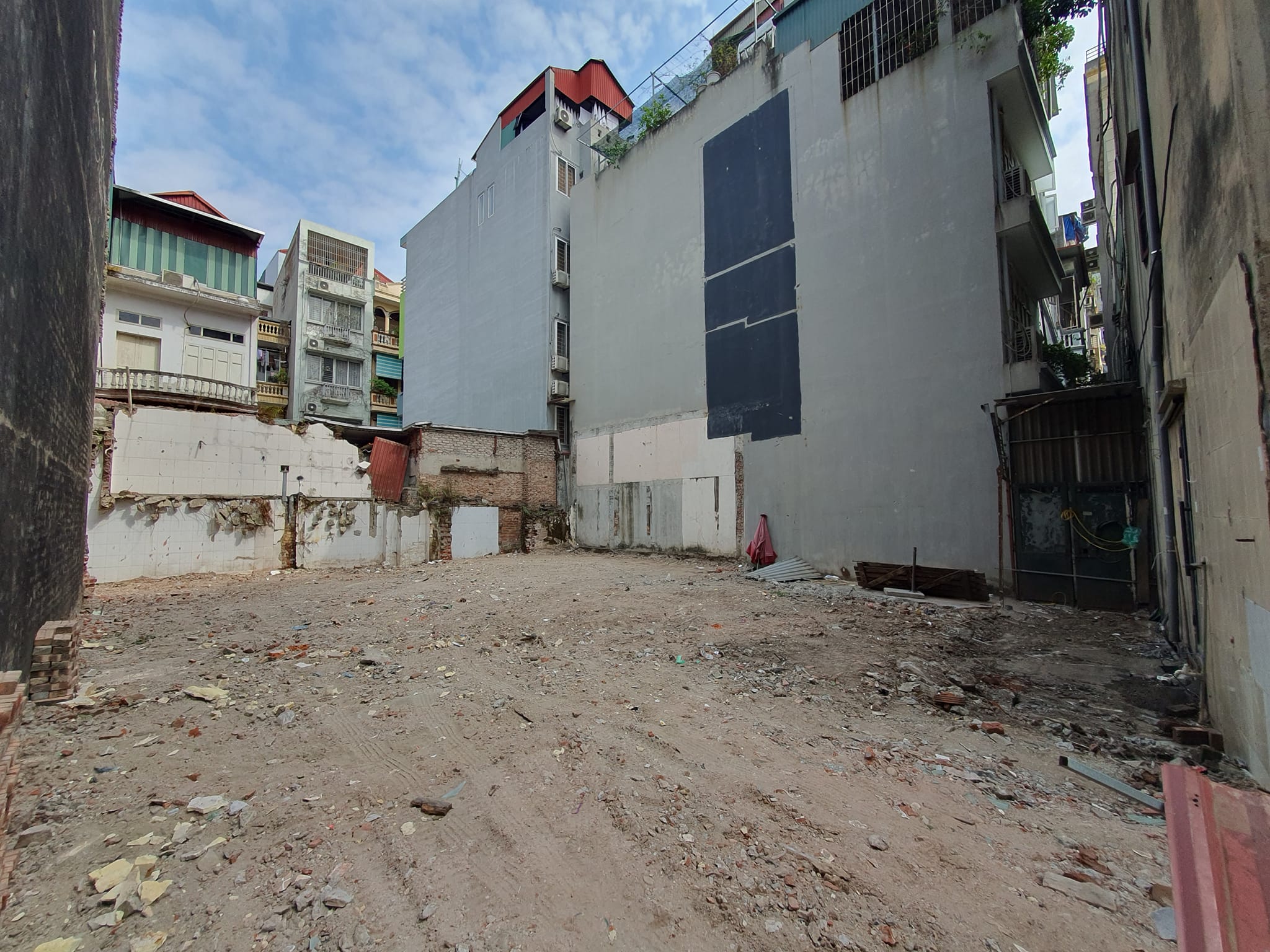 Bán Đất Thổ Cư 245M2 Đào Tấn -Nở Hậu – Ngõ Thông Thông tứ tung -17 Tỷ