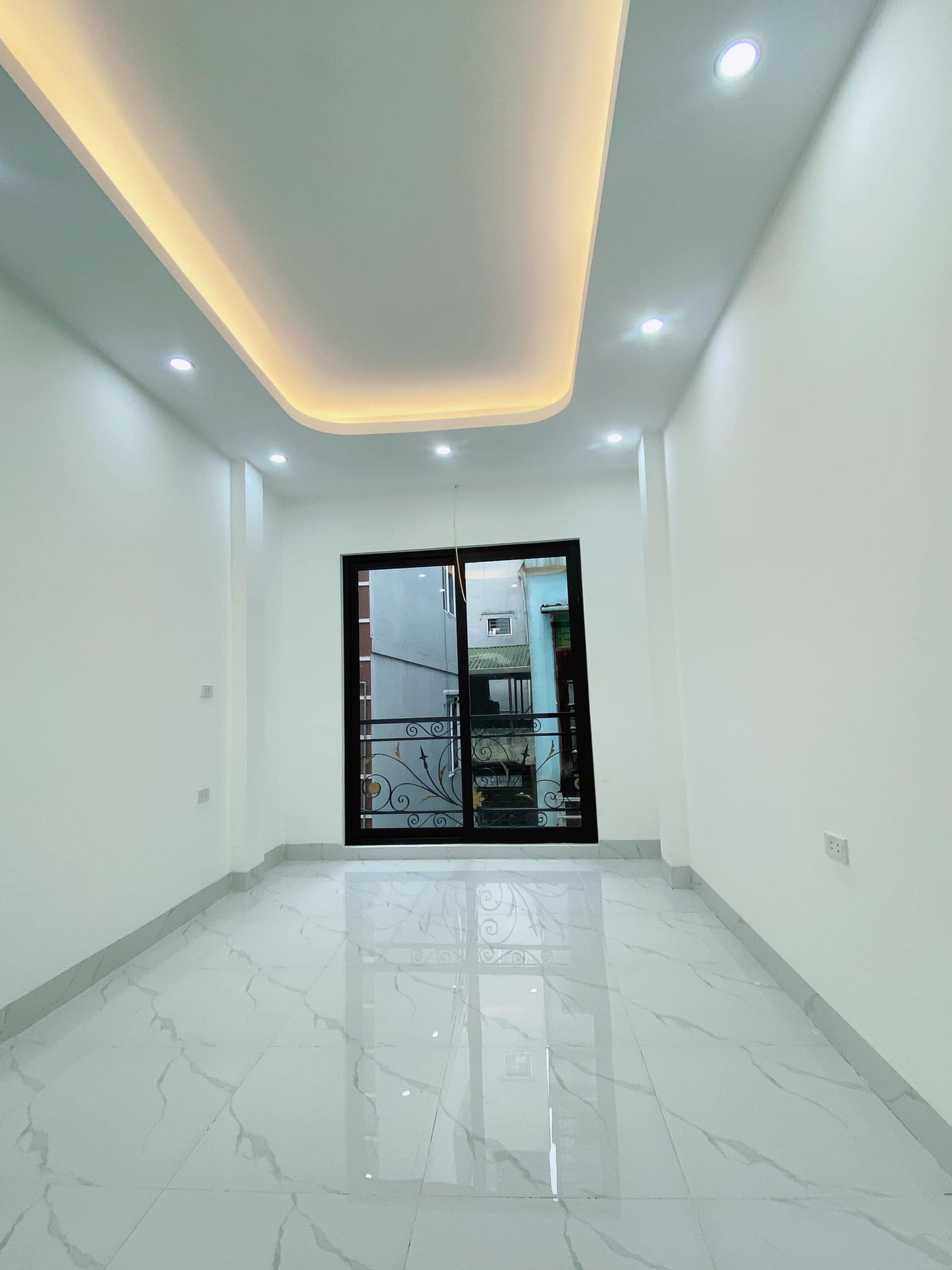 BÁN NHÀ MỚI ĐƯỜNG LÁNG – NỞ HẬU – GẦN HỒ - GẦN Ô TÔ – 35M – NHỈNH 4 TỶ