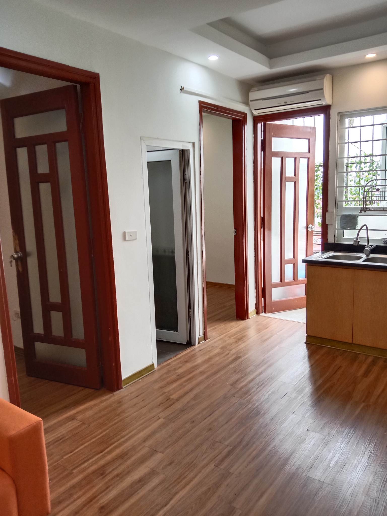 Bán căn hộ Chung cư Siêu đẹp, Khương Trung, Ngã Tư Sở, 50m2, 2 ngủ, 2 wc, ban công xịn chỉ 1.1 tỷ