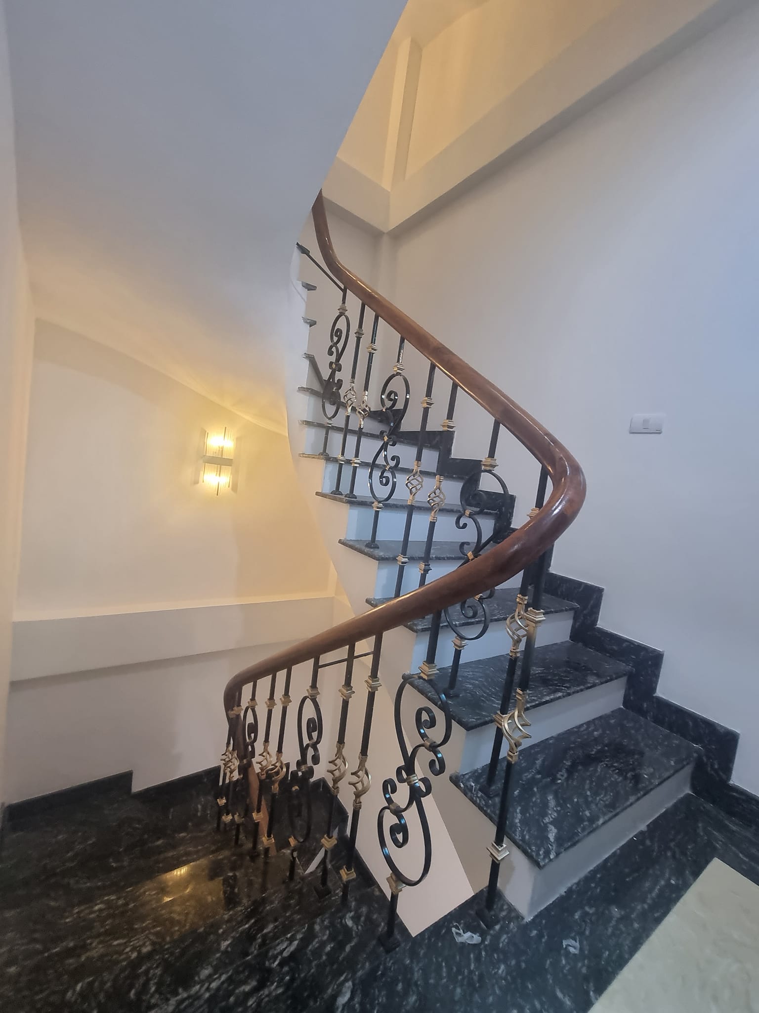 Bán nhà mới tinh Lê Trọng Tấn-HĐ.Ô tô qua nhà,Kinh doanh tốt.Chỉ hơn 4 tỷ