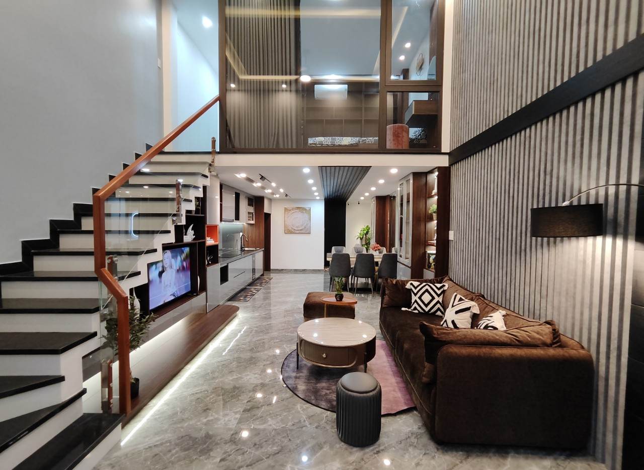 Nhà đẹp ở ngay, Điện Biên Phủ, 55m2, 3 tầng, full nội thất, oto, nhỉnh 4 Tỷ.