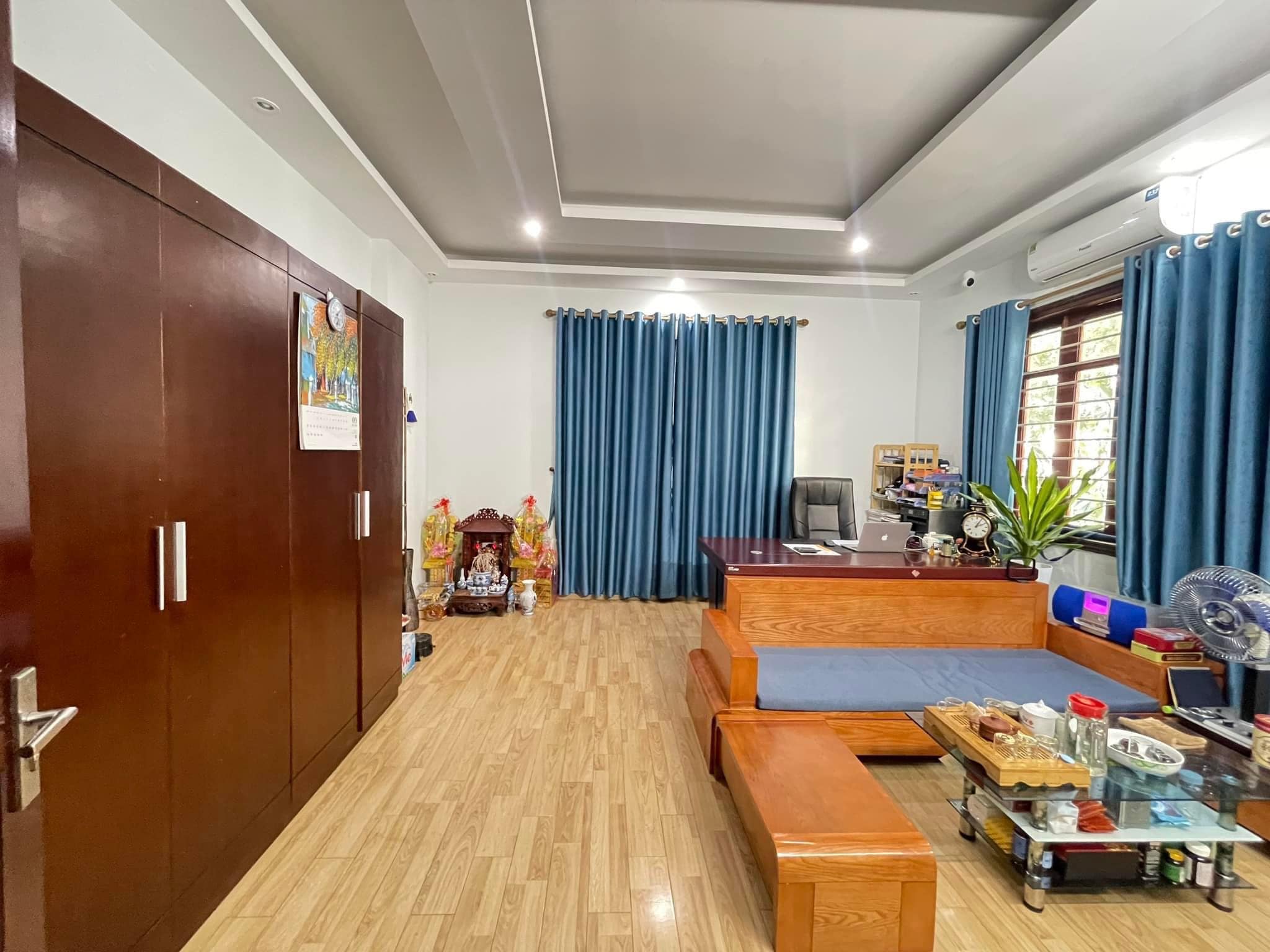 Siêu phẩm lô góc Trung Kính, Cầu Giấy, Phân Lô, Ôtô tránh, KD đỉnh, DT 80m2, MT 8m, 24 tỷ