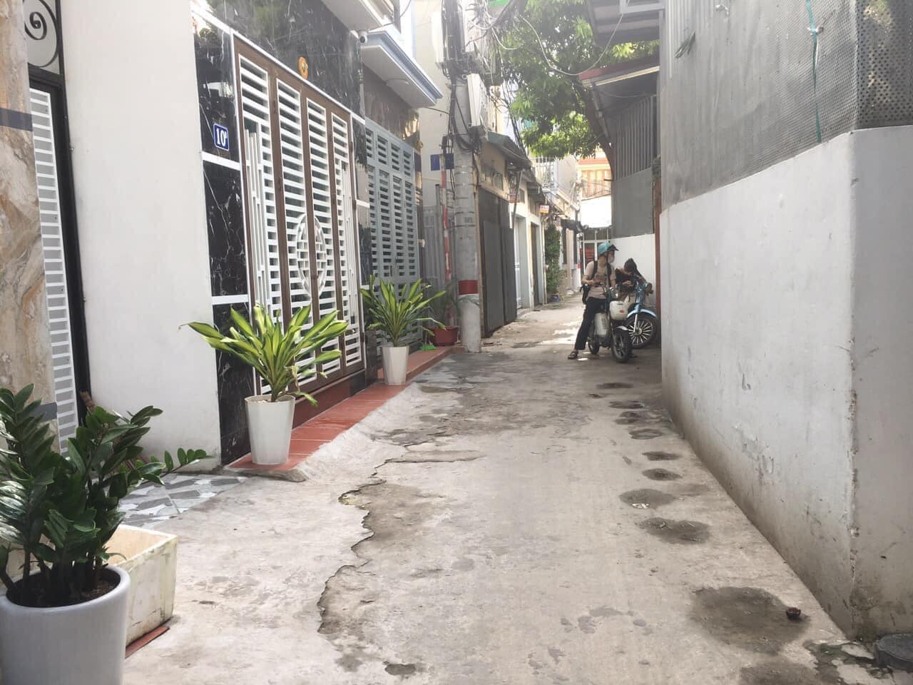 BÁN ĐẤT TẶNG NHÀ NGÕ 467 LĨNH NAM, 105 M2, MT 6M, GIÁ 5.9 TỶ