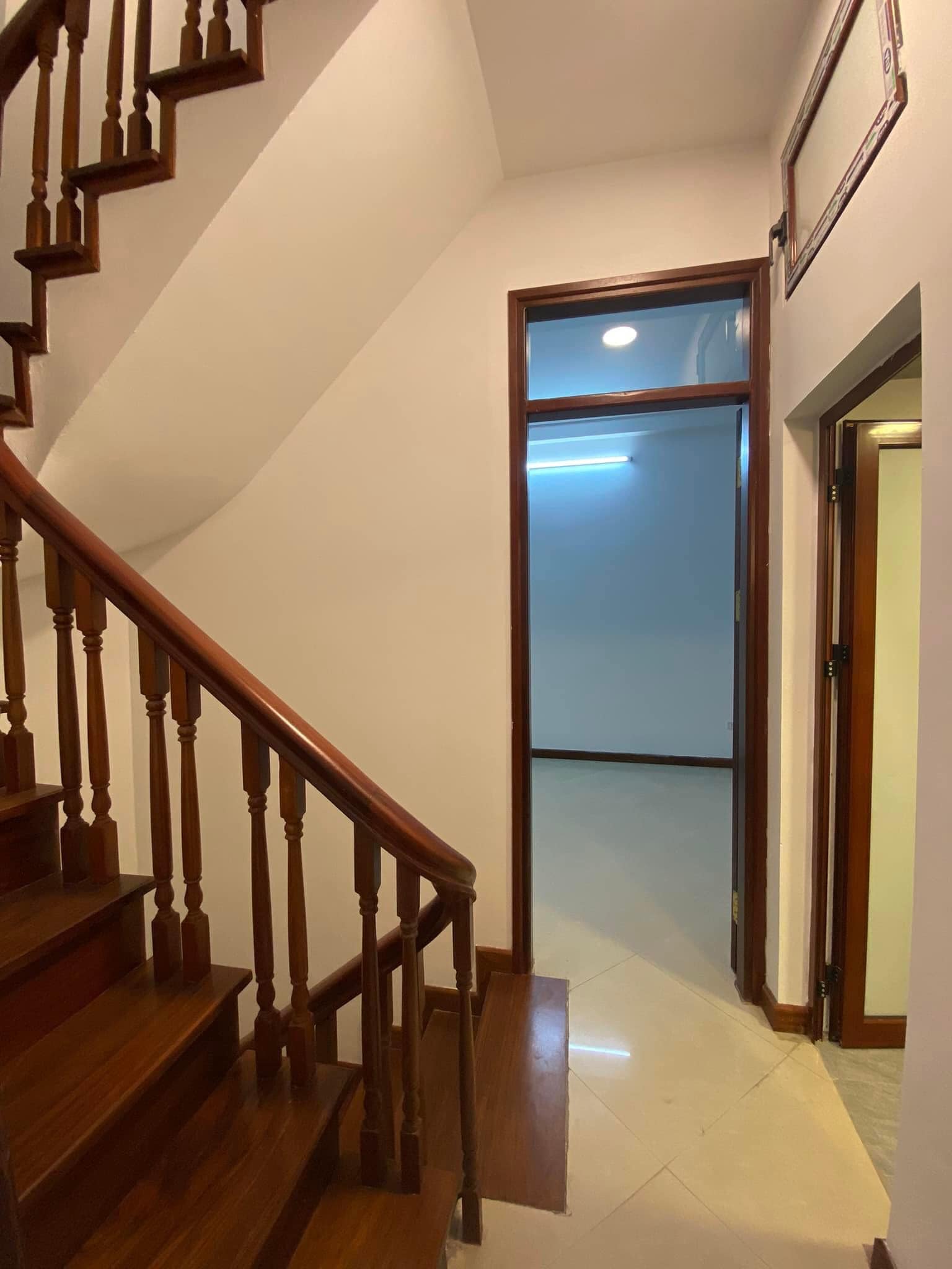 44m2