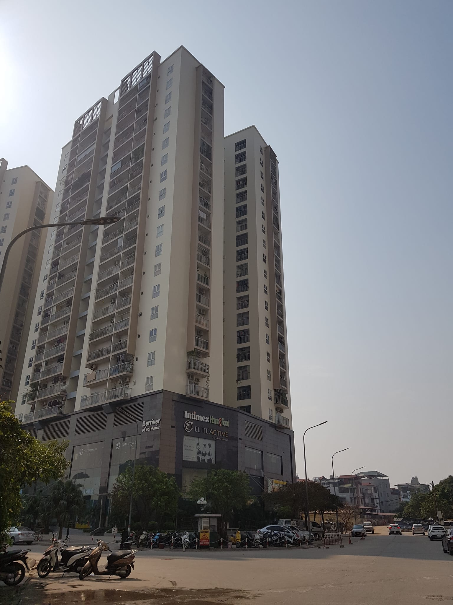 BÁN 252M ĐẤT TẶNG NHÀ 3 TẦNG – XUÂN LA – TÂY HỒ - NGÕ TO HƠN PHỐ - VỈA HÈ ĐÁ BÓNG