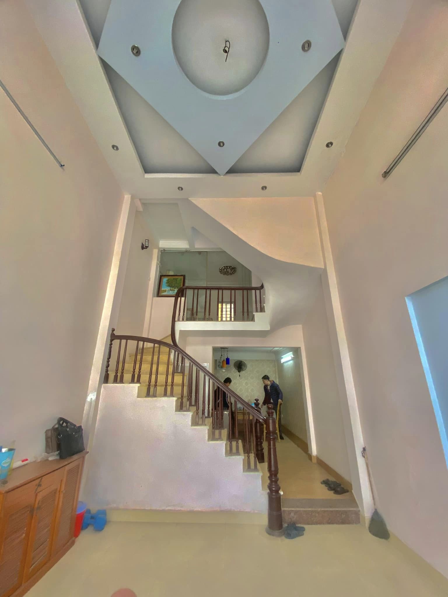 Nhà Đẹp Phố Bằng Liệt - Rộng 43m2- Xây 5 tầng - Mặt Tiền 4m - Giá nhỉnh 4 tỷ- Ô tô vào nhà.