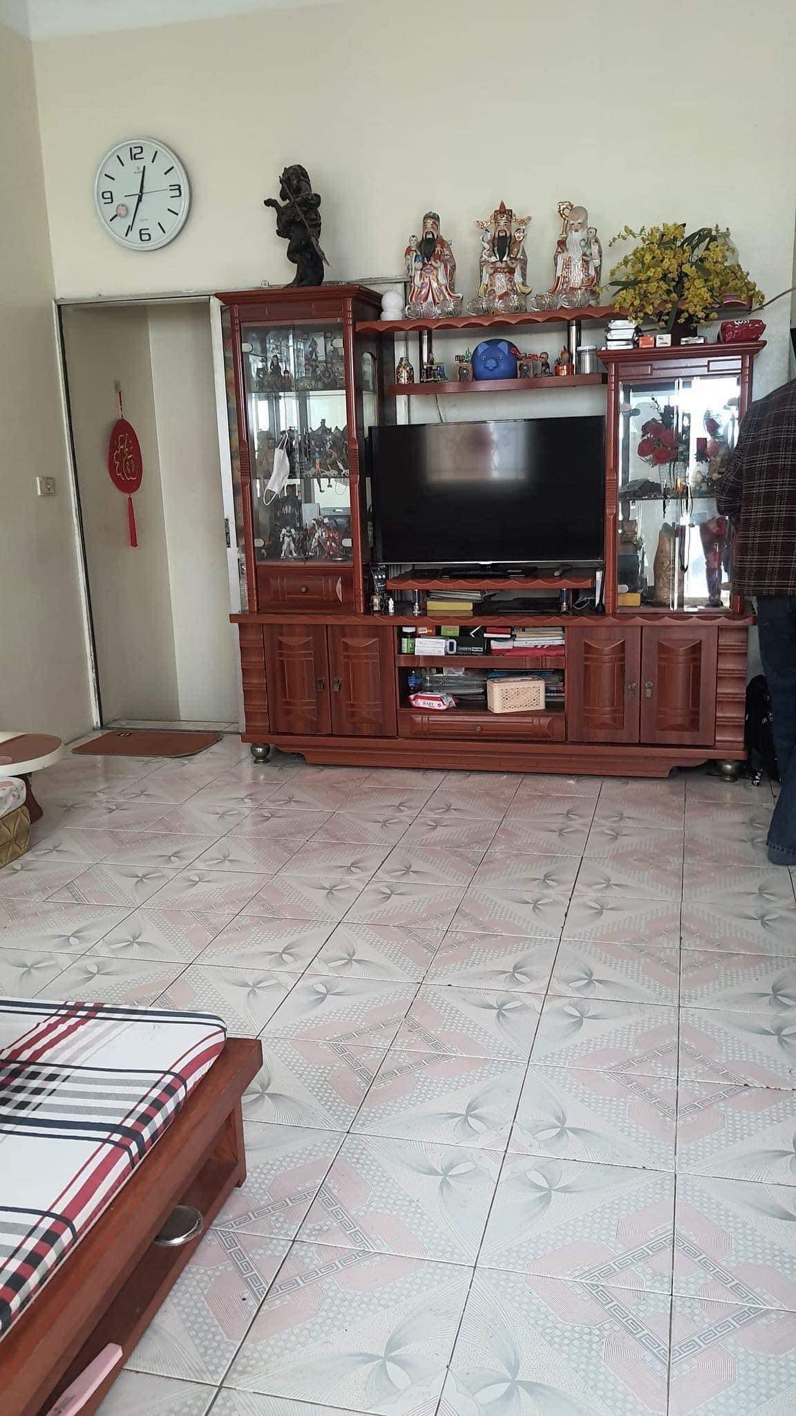 Cách 1 nhà ra phố ngõ - Nguyễn Khắc Nhu (Q. Ba Đình). DT 37m2, 3T, MT 4 m, SĐCC. Giá 6.8 tỷ