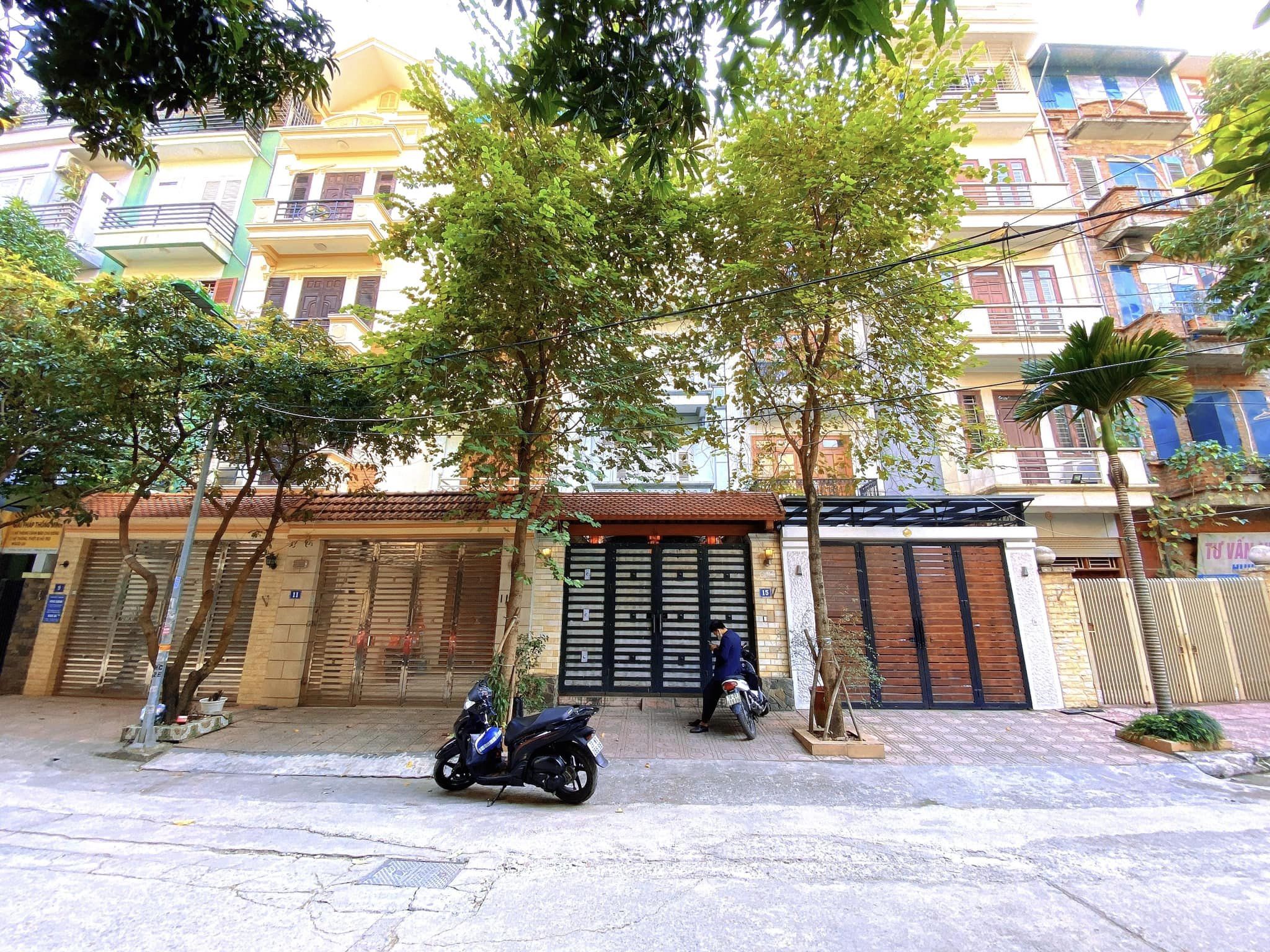 Bán nhà riêng ngõ 100 Hoàng Quốc Việt, Quận Cầu Giấy, 120m2 x 5 Tầng, kinh doanh đa dạng