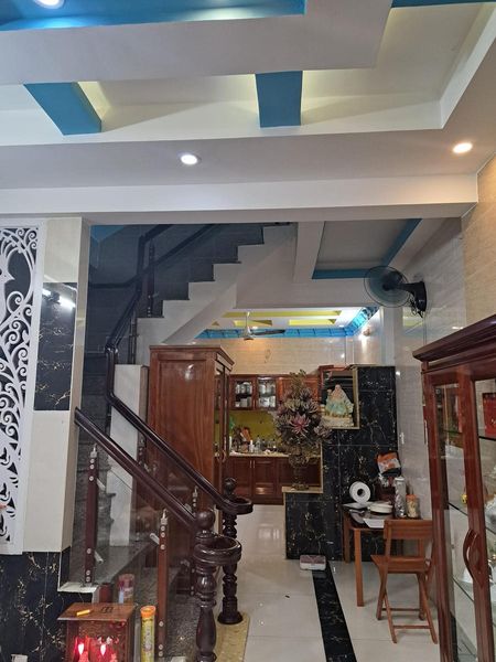 Bán Nhà 4 Tầng Cách Mặt Tiền Lý Phục Man 100m - Giá Chỉ 7,xx Tỷ - Quận 7