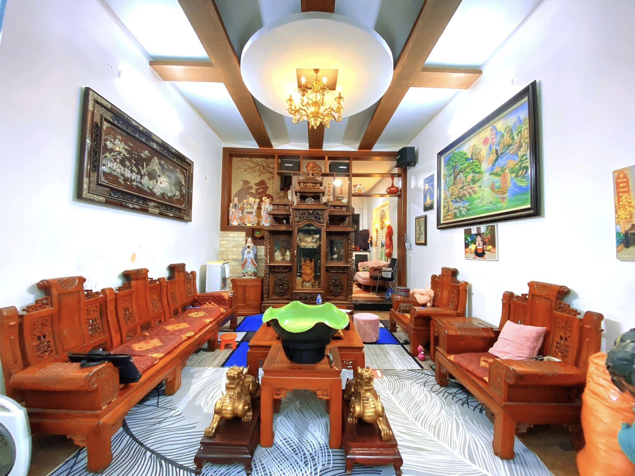 Cực hiếm Hoàng Quốc Việt, Phân Lô, Ôtô tránh, Vỉa Hè, 2 mặt ngõ, DT 100m2, MT 4.6m, 25.5 tỷ