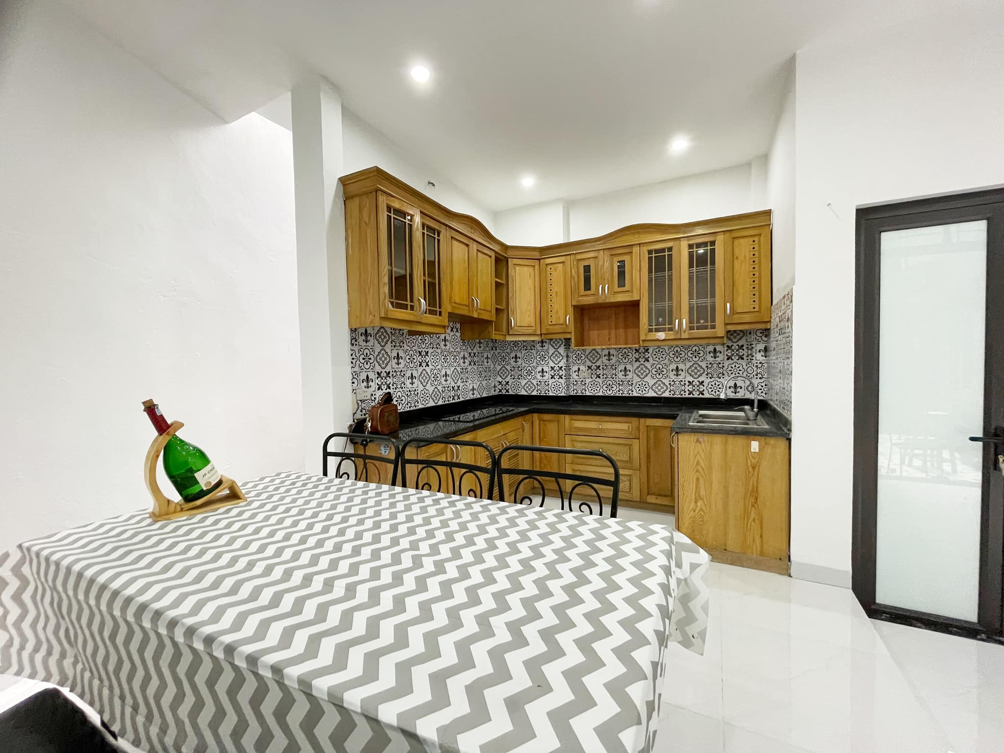 Bán nhà mới 5 tầng Nguyễn Khánh Toàn, Khu phân lô oto đỗ, an ninh tốt, cho thuê 30tr/tháng - 50m2 - 5,1 tỷ