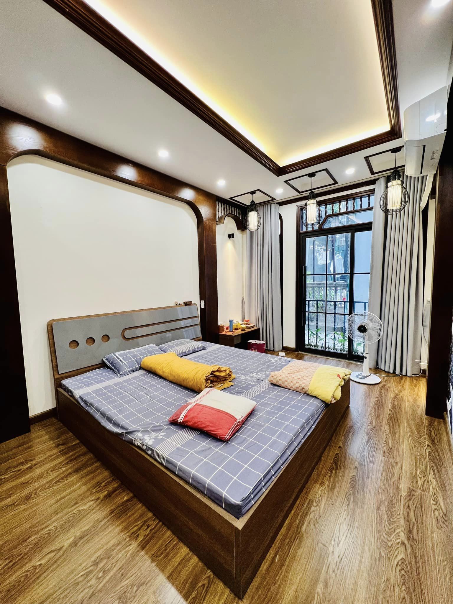 ÔI GIỜI ÔI ,HƠN 7TỶ CÓ NHÀ 6T THANG MÁY 43M2 X MT 4,5M MỚI TOANH NGAY ĐẦU HỒ TÙNG MẬU.