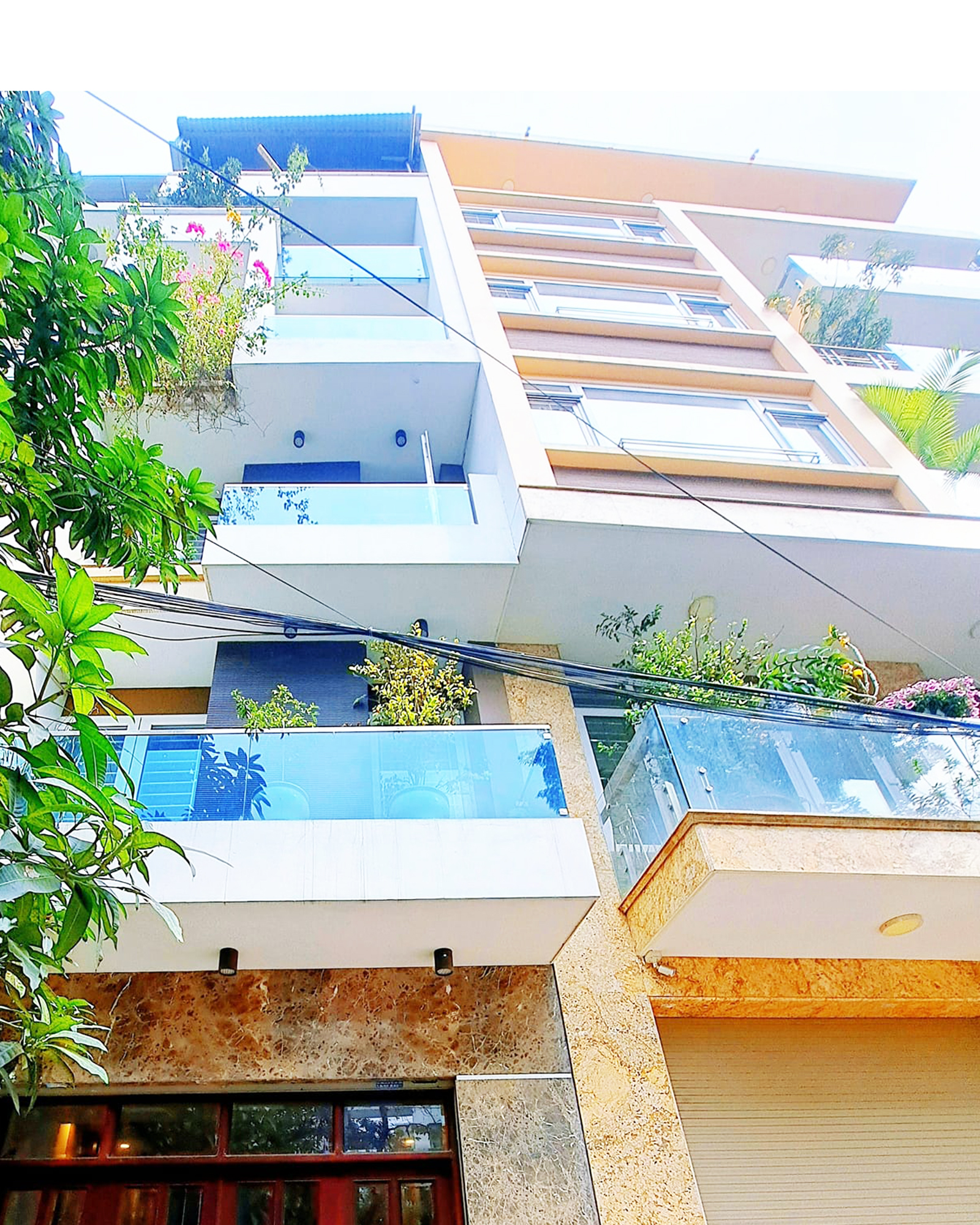 NHÀ KINH DOANH 4 TẦNG MẶT PHỐ HOÀN CẦU DT: 54M2 MT: 4,6M, GIÁ 27 TỶ