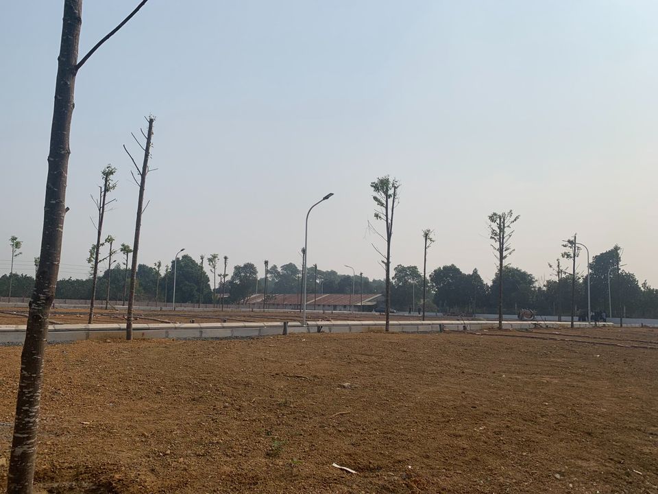 Cần tiền gia đình bán gấp lô đất giá cắt lỗ 70m2, tại Hòa Lạc, gần khu công nghệ cao, trường ĐH FPT, ĐHQG. Sổ nở đẹp, sẵn sàng giao dịch
