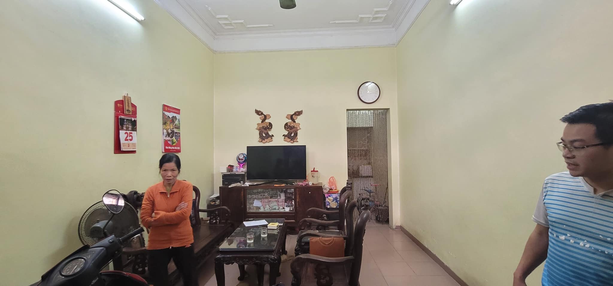 Bán nhà Nguyễn Chí Thanh, Đống Đa, 40 m2 x 4 tầng, kinh doanh, ô tô đỗ cửa, giá 9.9 tỷ