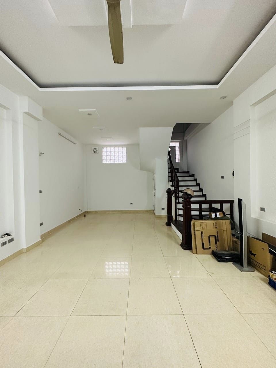 CẦN BÁN GẤP 1 CĂN 5T, 4N, QUAN HOA - CẦU GIẤY GIÁ CHỈ 6.35 TỶ
