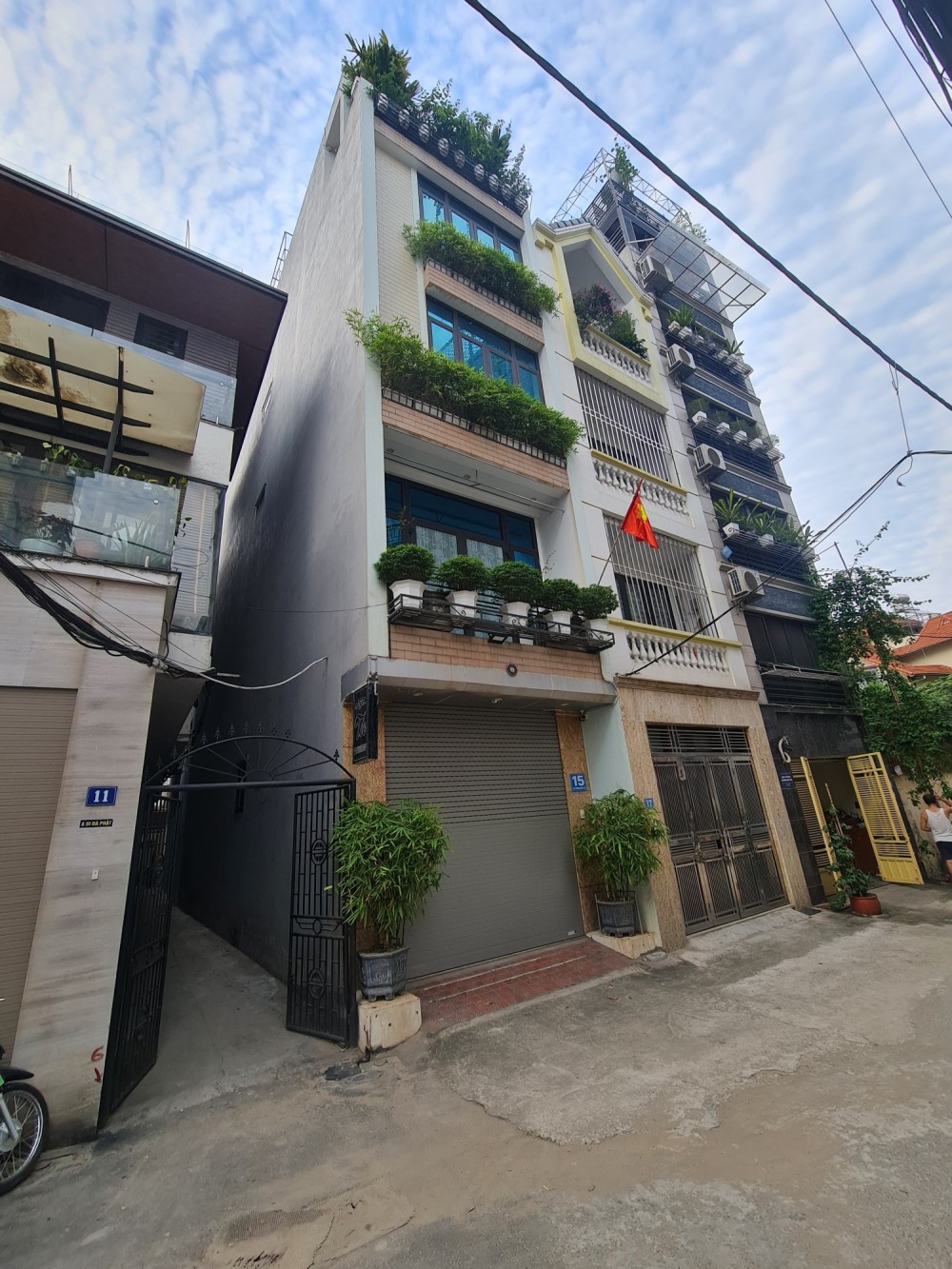 Bán nhà ngõ 14x Hoàng Như Tiếp - Long Biên 40m2 - 5 tầng 4,3 tỷ xung quanh tiện ích nhiều