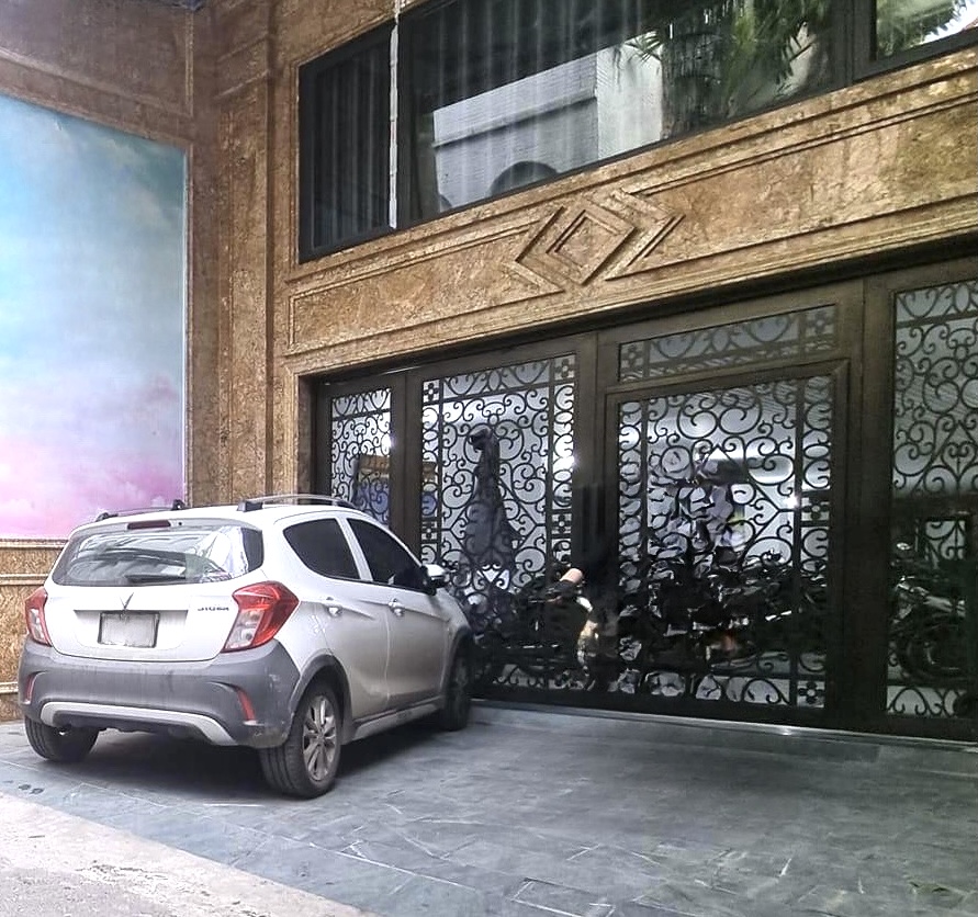 Bán Nhà Nguyễn Khang 85m2 5Tầng MT5.8m-Ô tô đỗ cửa đẹp,sang trọng,dòng tiền tốt Chỉ 13tỷ