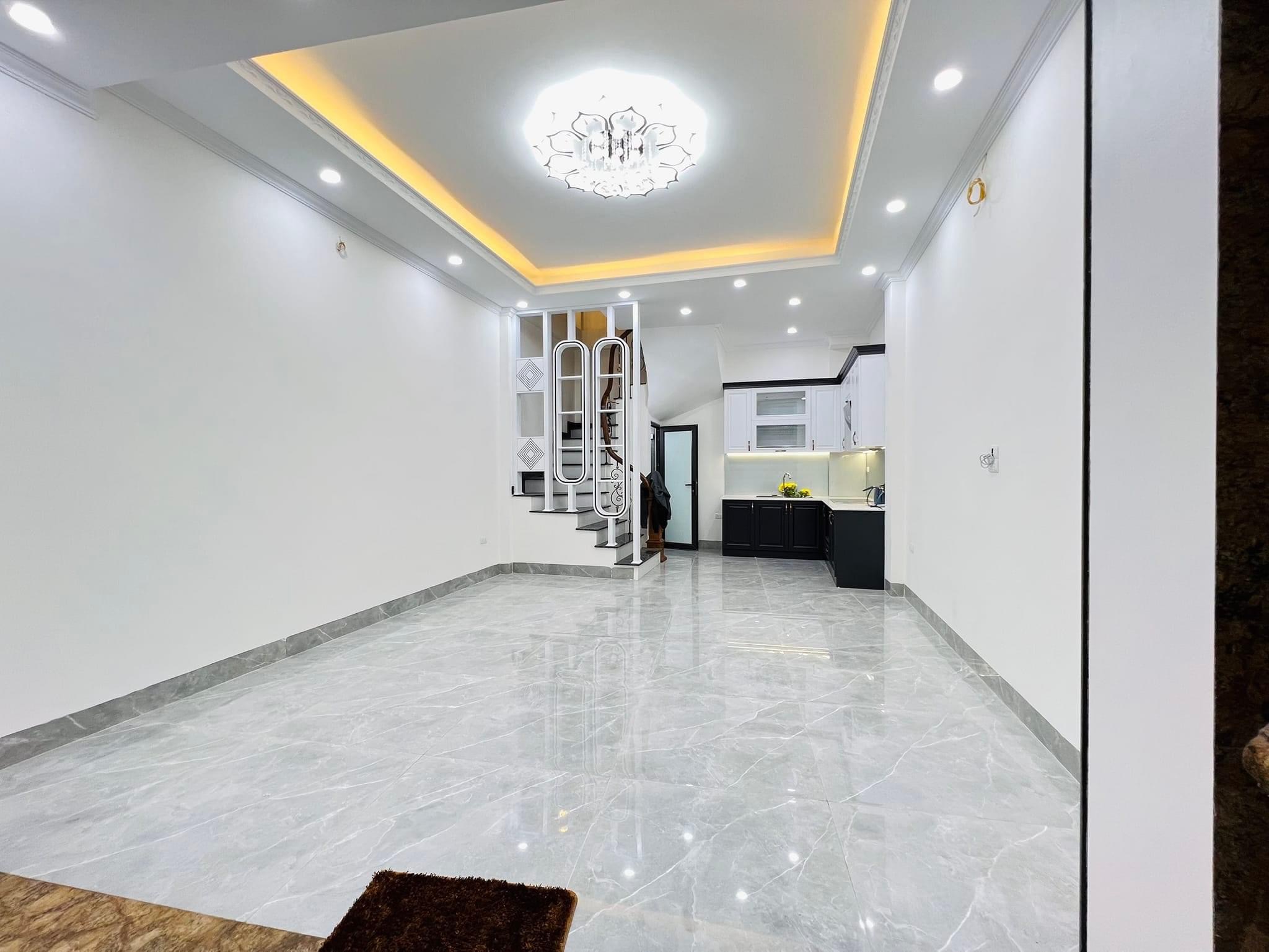 Nhà đẹp Trần Khát Chân 30m-5 tầng-MT 4,5-4,9 tỷ vị trí cực đẹp, dân trí cao, vô vàn tiện ích