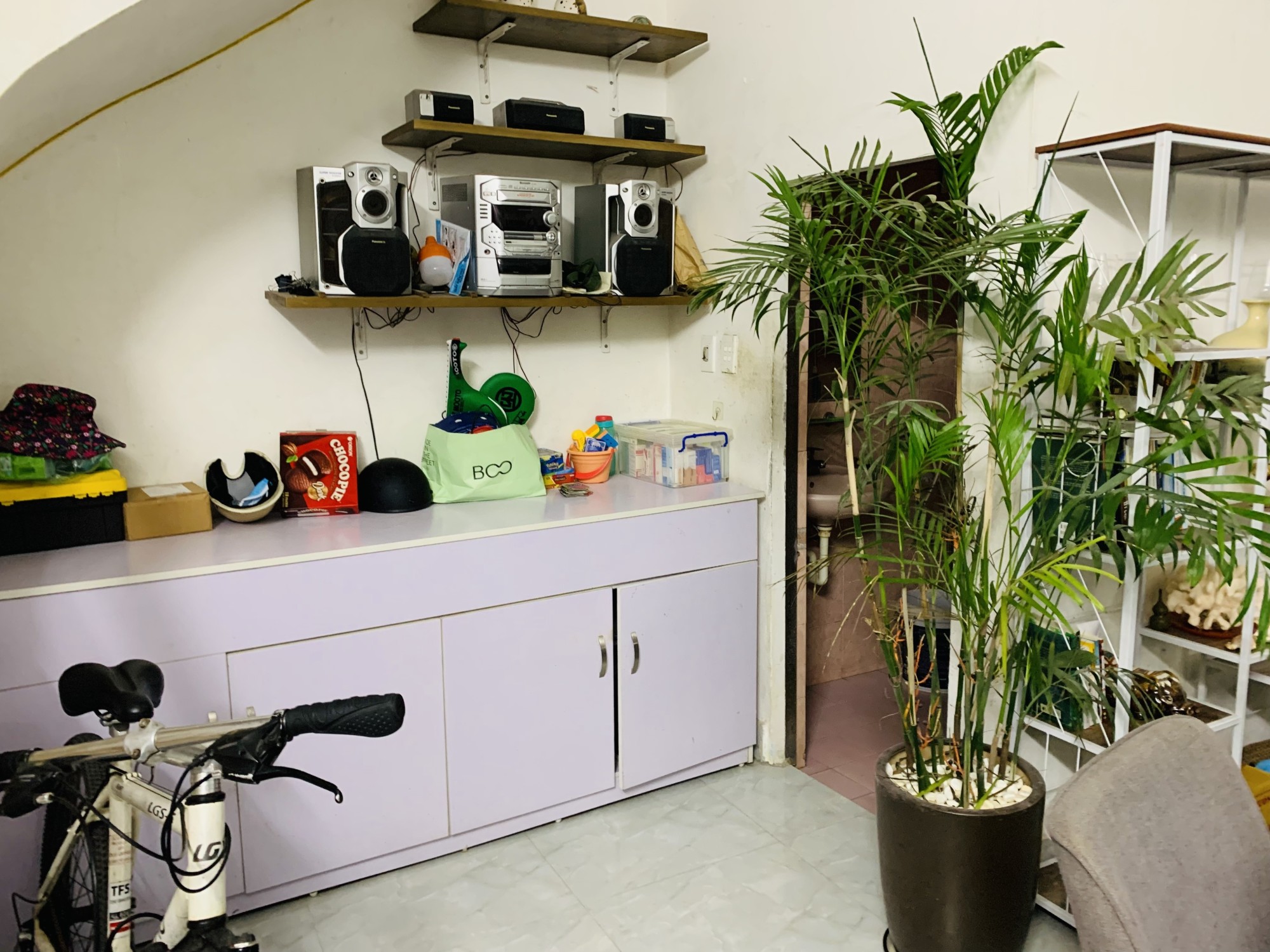 Bán Nhà Riêng Tại Chợ Khâm Thiên, Đống Đa 5 tầng, Dt 32M2, Mt 5.4m Chỉ 3,3 Tỷ