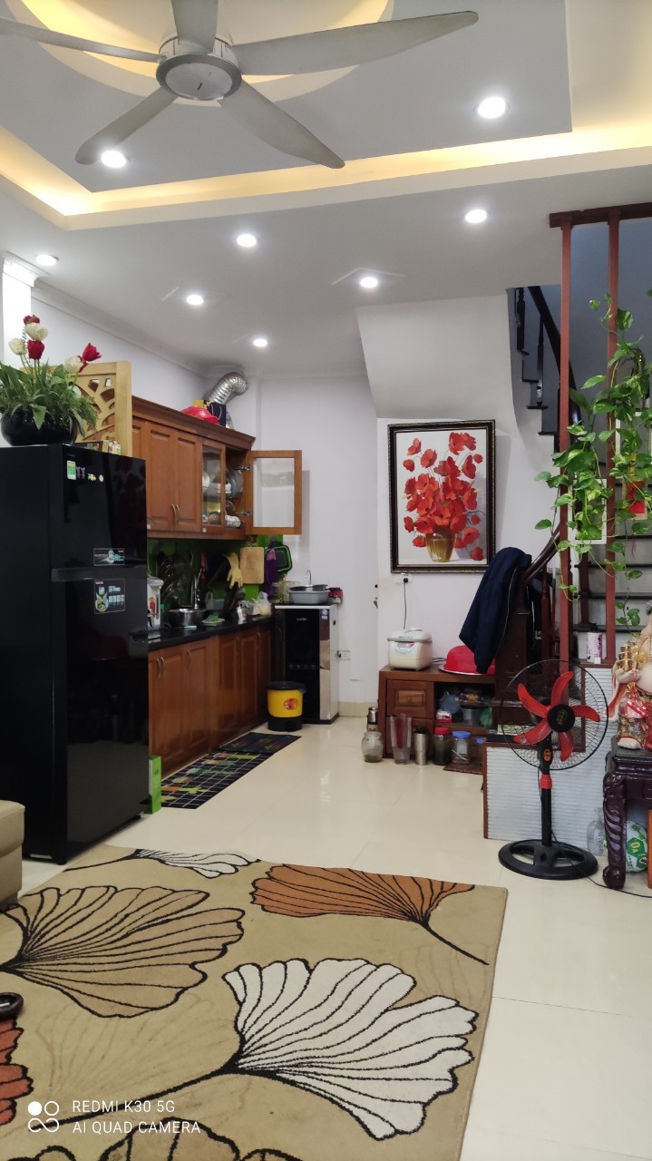 Bán nhà Ngô Gia Tự 5 Tầng Dt 31m, giá 3 tỷ