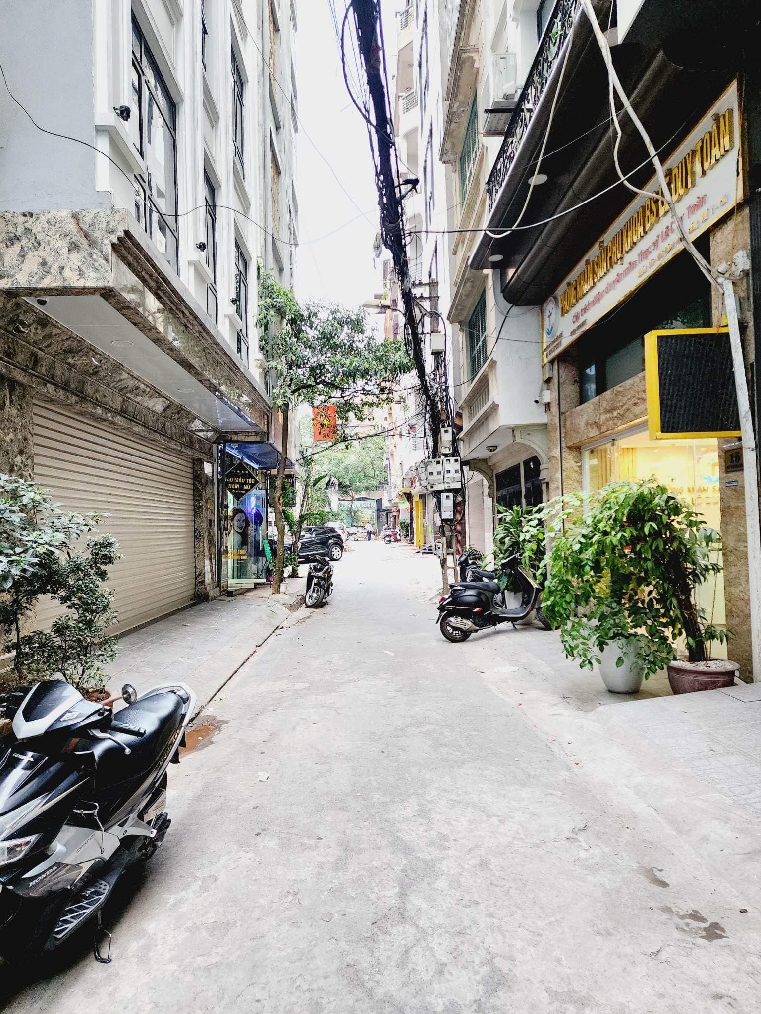 Bán nhà phố Nguyên Hồng DT 60m 7 tầng MT 5,4m Giá 27 tỷ