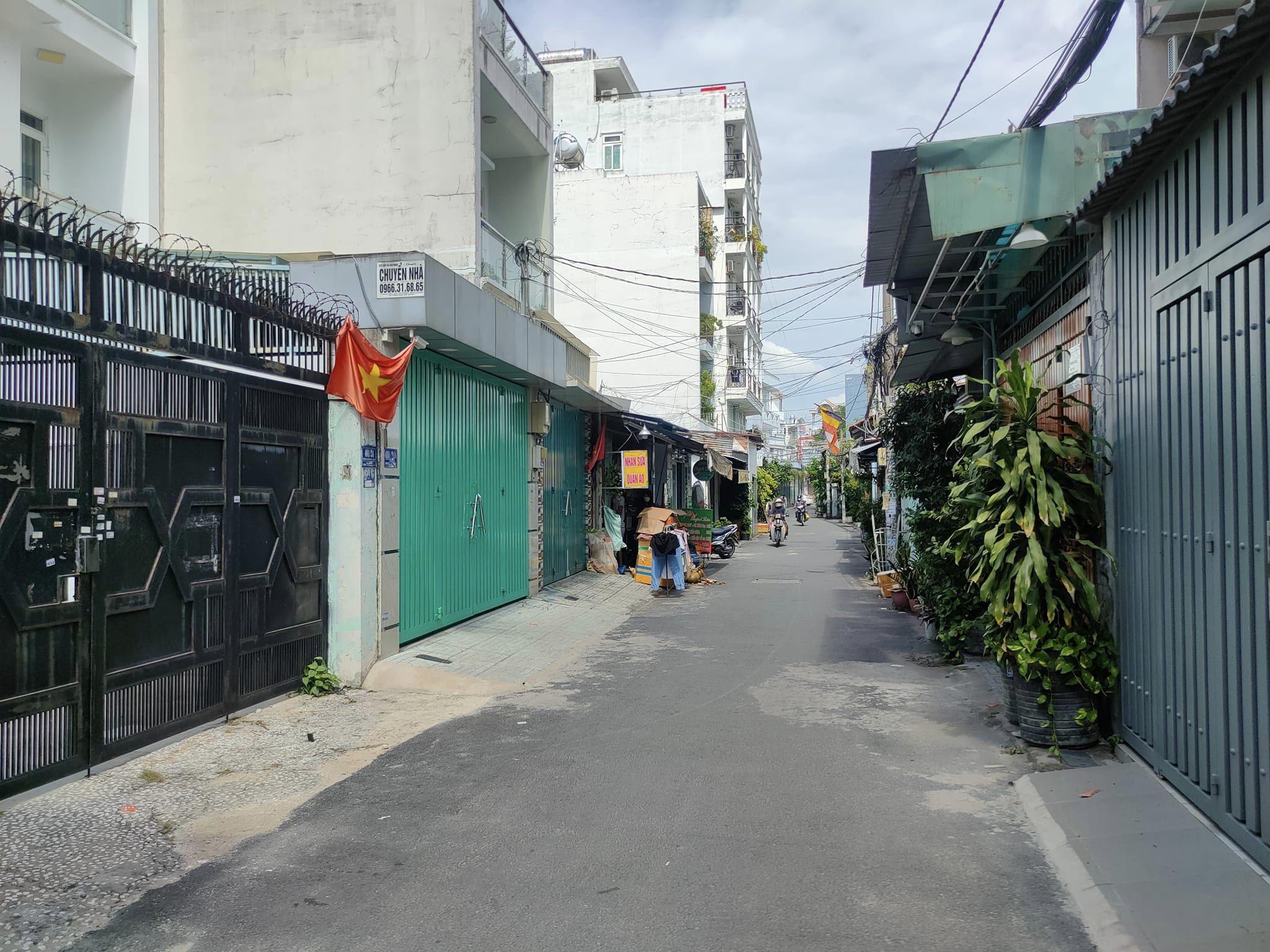 - HXH ĐỖ CỬA, HẺM NHỰA MỚI - NHÀ MỚI ĐẸP SẮC NƯỚC HƯƠNG TRỜI, TẶNG TOÀN BỘ NỘI THẤT XỊN SÒ, KIẾN TRÚC CHÂU ÂU - ĐÓN