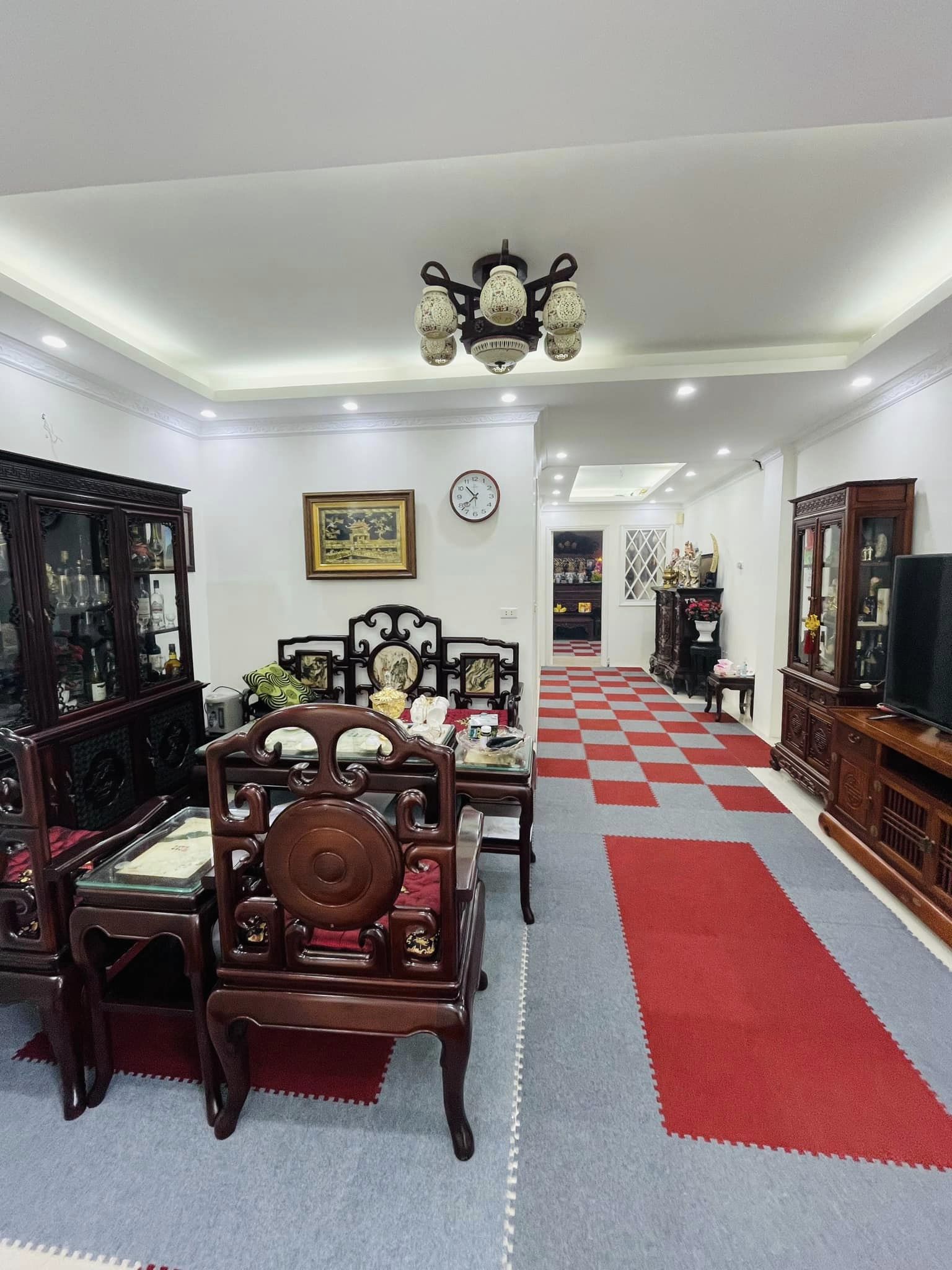 Bán nhà ngõ 69 Tứ Liên Tây Hồ, nhà 5 tầng 105m2 MT5.2m bán 12 tỷ