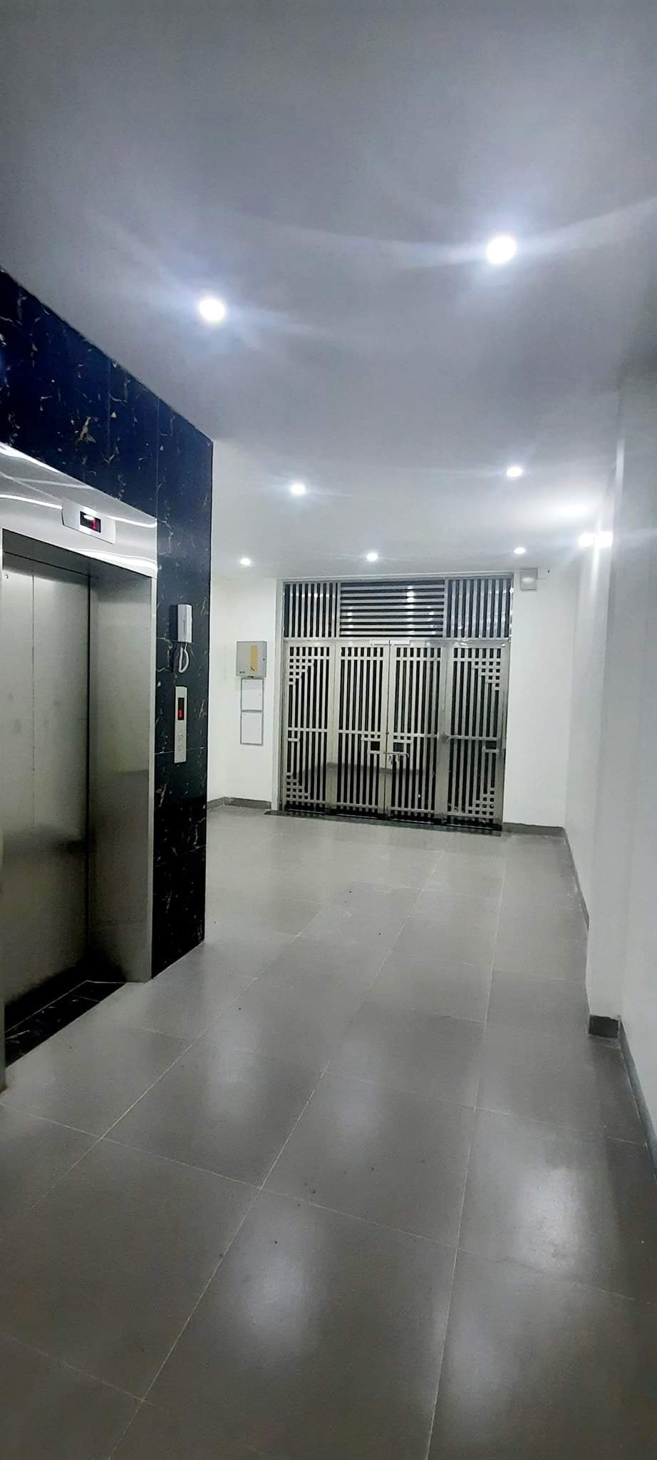 GÀ ĐẺ TRỨNG VÀNG - CCMN 8 TẦNG 13P GIÁ 6.3 TỶ NGÕ NÔNG