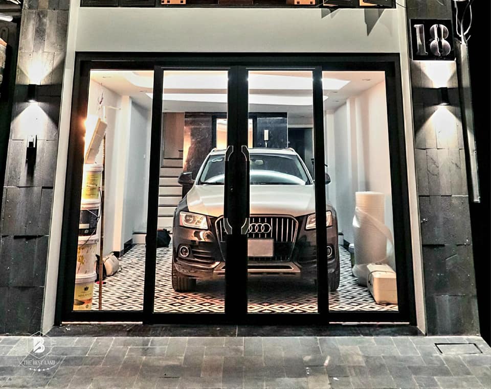 KINH DOANH- Ô TÔ ĐỖ CỬA - NHÀ HOÀNG NGÂN 51M 11.98 TỶ