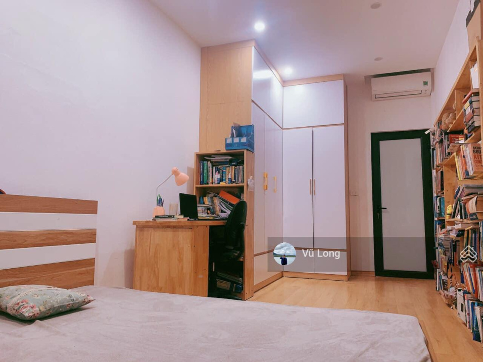 4,7 tỷ! Ô tô đỗ cổng, ngõ thông, nở hậu - nhà mới 5 tầng - 3 ngủ sẵn nội thất, phố Chùa Láng