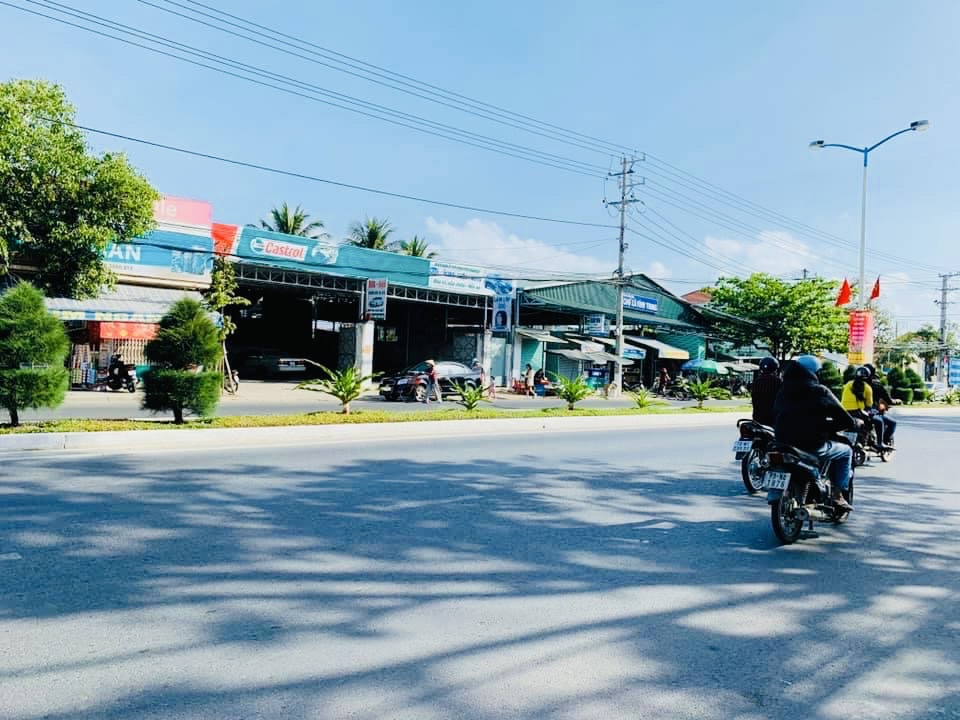 Giá ngộp nhà cấp 4 mặt tiền 23/10, chỉ 2 tỷ 960tr ( 37tr/m2 ) - gần chợ Vĩnh Trung