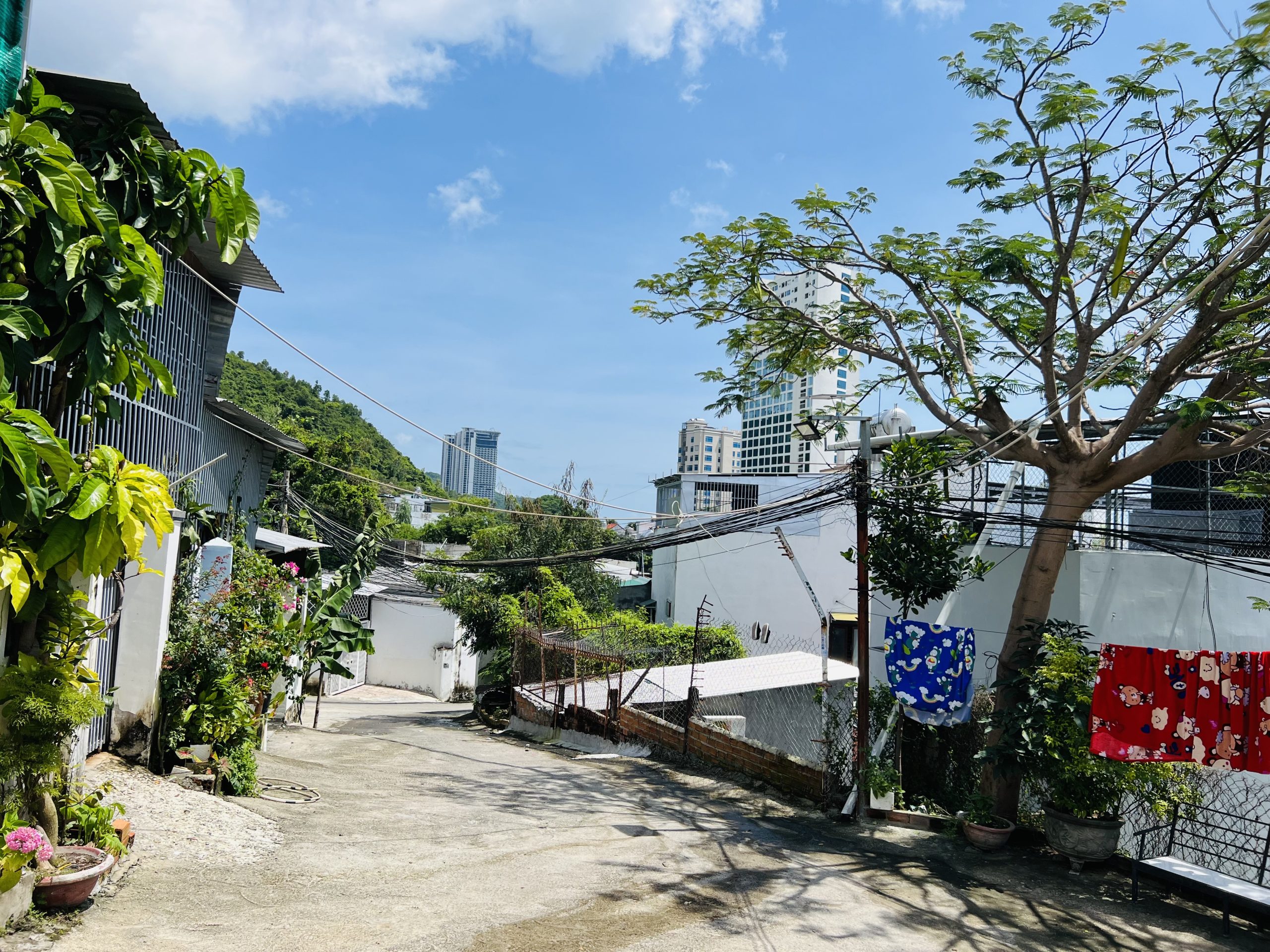 Nhà 2 mặt tiền, view đẹp khu cao ráo hẽm oto Nguyễn Khắc Viện, giá chỉ 38tr/m2