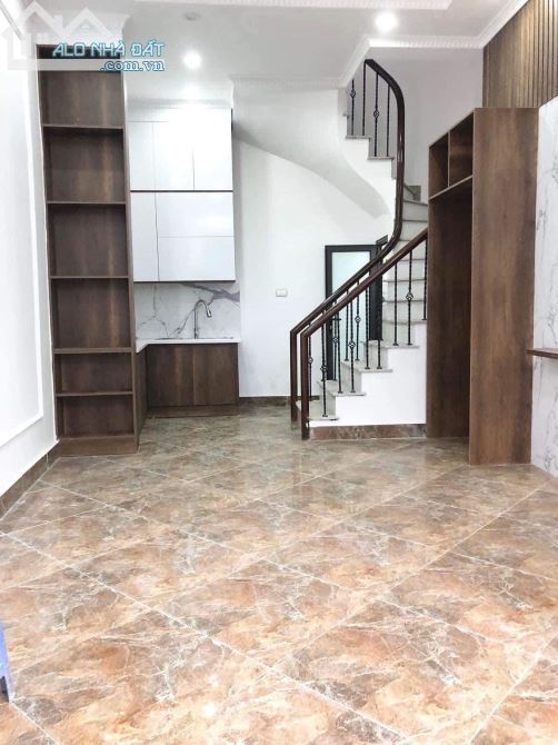 Nhà mới đẹp, ở ngay - CHÍNH CHỦ BÁN GẤP nhà Thịnh Quang, Đống Đa. DT 31m , 4 tầng. Giá 4.25 Tỷ