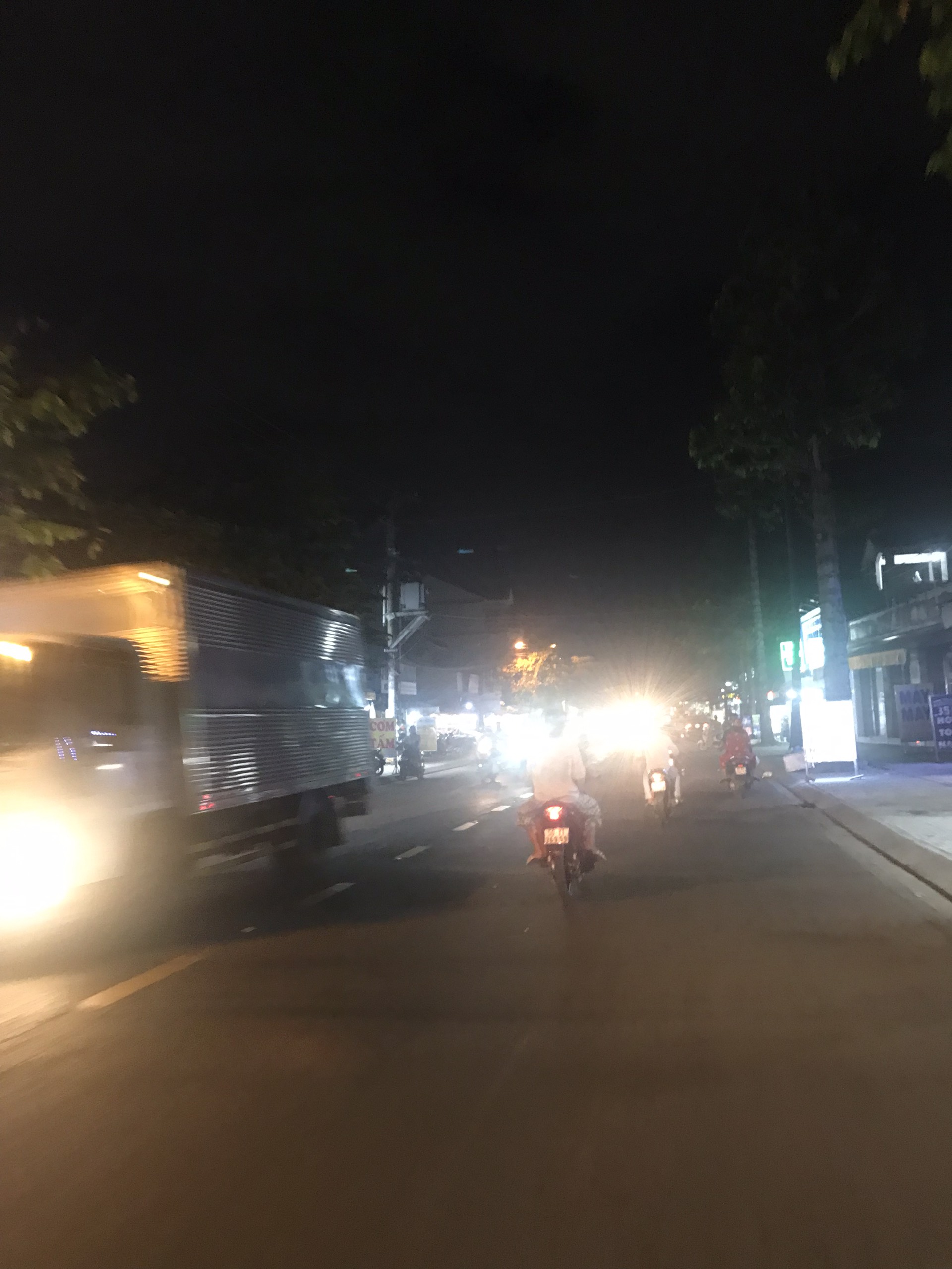 HẺM XE HƠI - SỬ DỤNG 180M2 NHÀ 4 LẦU 4PN - PHẠM VĂN CHIÊU