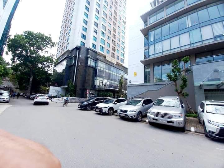 VỊ TRÍ ĐẮC ĐỊA - KINH DOANH ĐỈNH - Ô TÔ VÀO NHÀ - NGUYỄN TRÃI #THANH XUÂN - MẶT TIỀN ĐẸP DT 62m2 X 4 Tầng - MT 8m Giá chào : 10.3 Tỷ ( Có thương lượng )