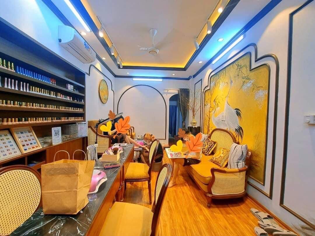 BÁN NHÀ MẶT PHỐ NGUYỄN CHÍ THANH KINH DOANH SẦM UẤT -VỈA HÈ Ô TÔ