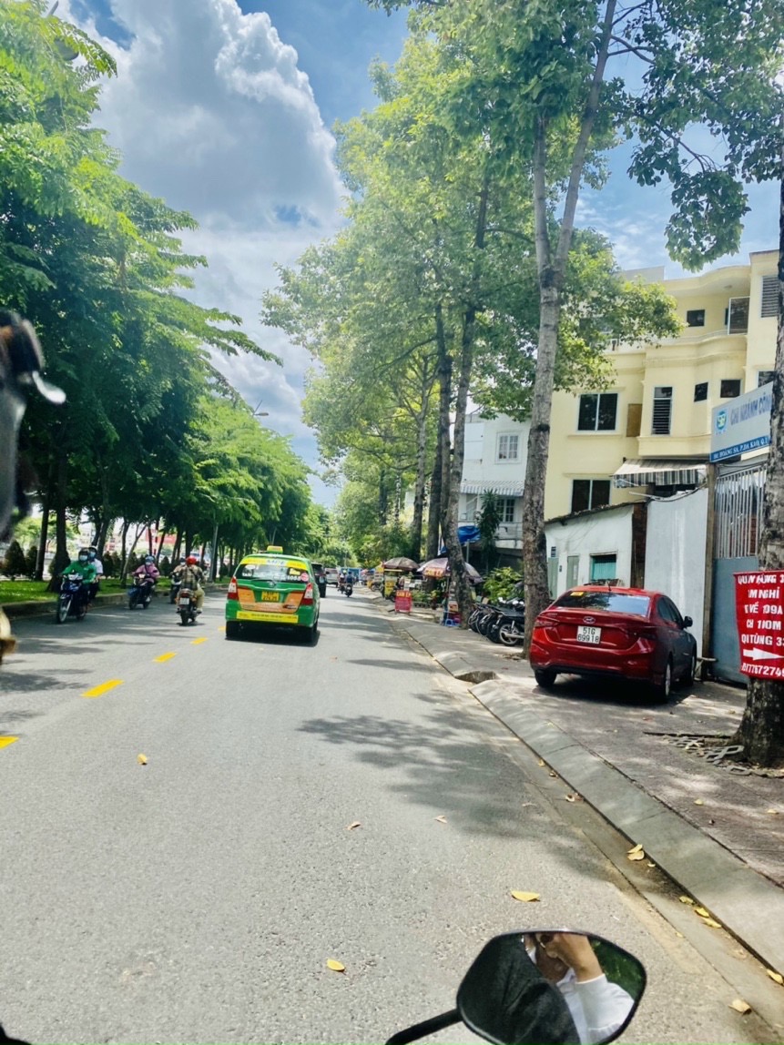 Bán gấp đất MT đường D5, Bình Thạnh, 72m2, SHR, thổ cư 100% XDTD, Giá 2.6 Tỷ