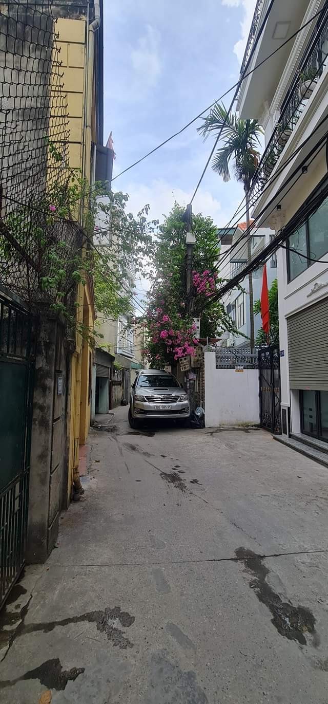 Chủ nhò bán nhà Ngọc Lâm, Dt 45m, nhà 4 tầng Giá hơn 5 tỷ.